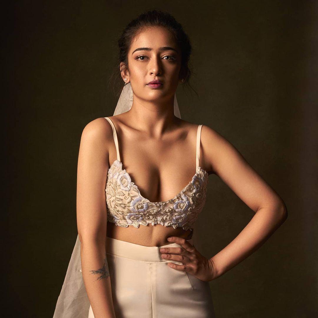 1080x1080 Akshara Haasan Photo [HD]: Latest Image, Picture, Stills of Akshara Haasan