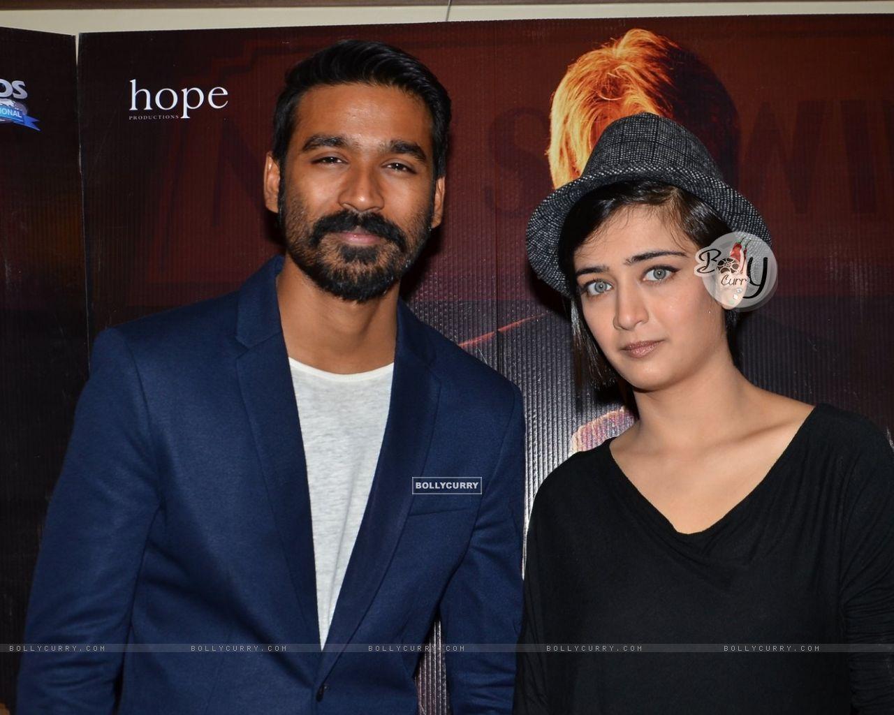 1280x1024 Wallpaper and Akshara Haasan at the Promotions of Shamitabh size:1280x1024