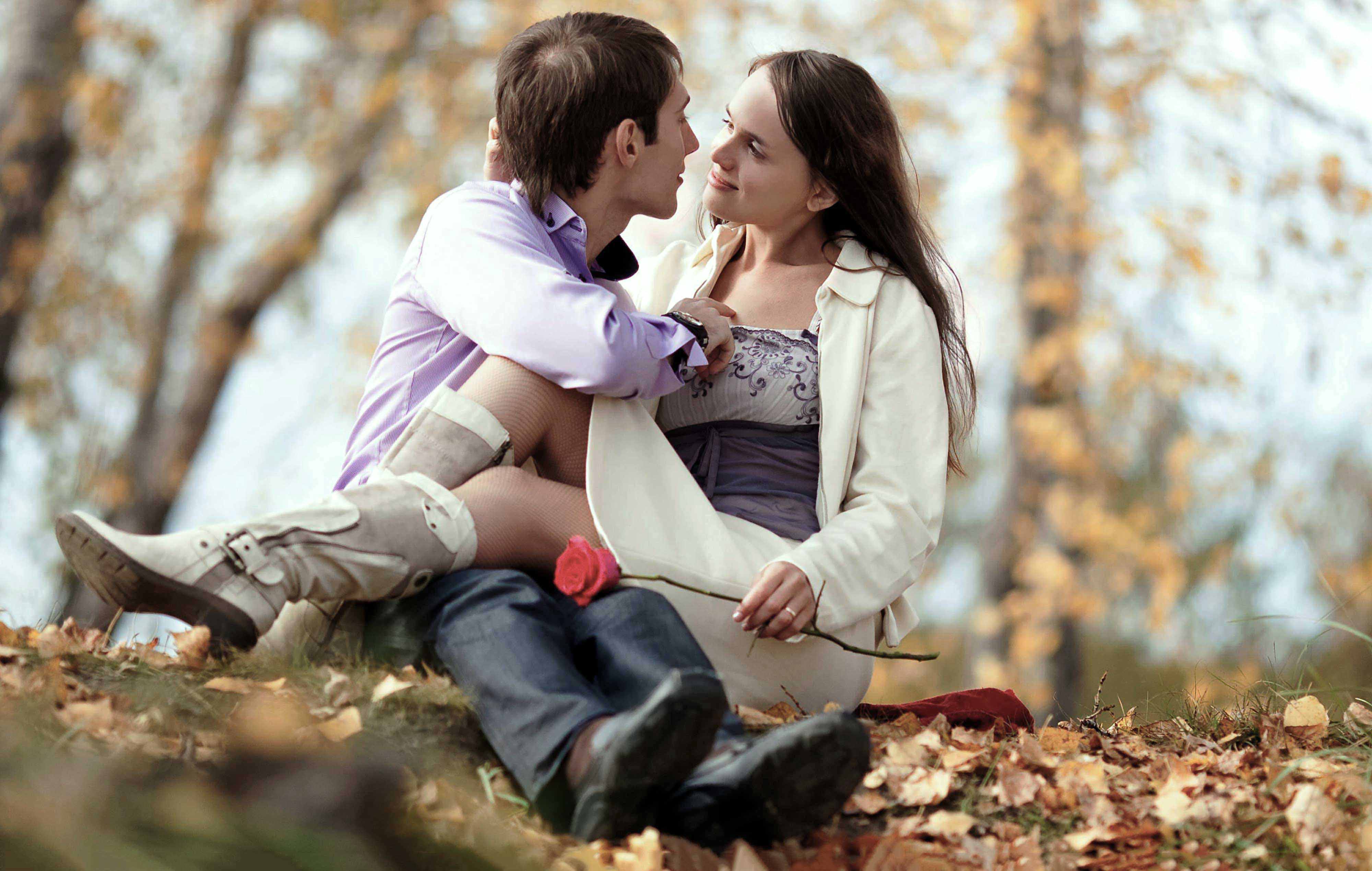 4000x2538 Cute couple love in outdoor HD image and wallpaper free. Love