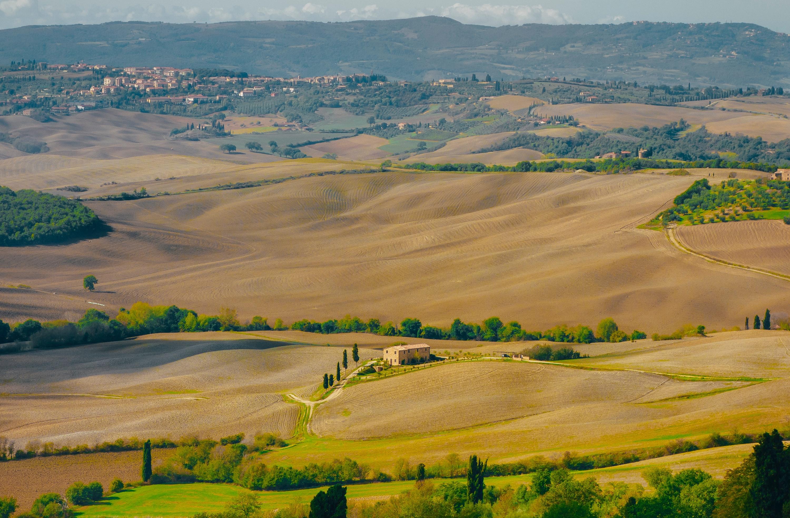 3000x1970 Montepulciano 4K wallpaper for your desktop or mobile screen free and easy to download