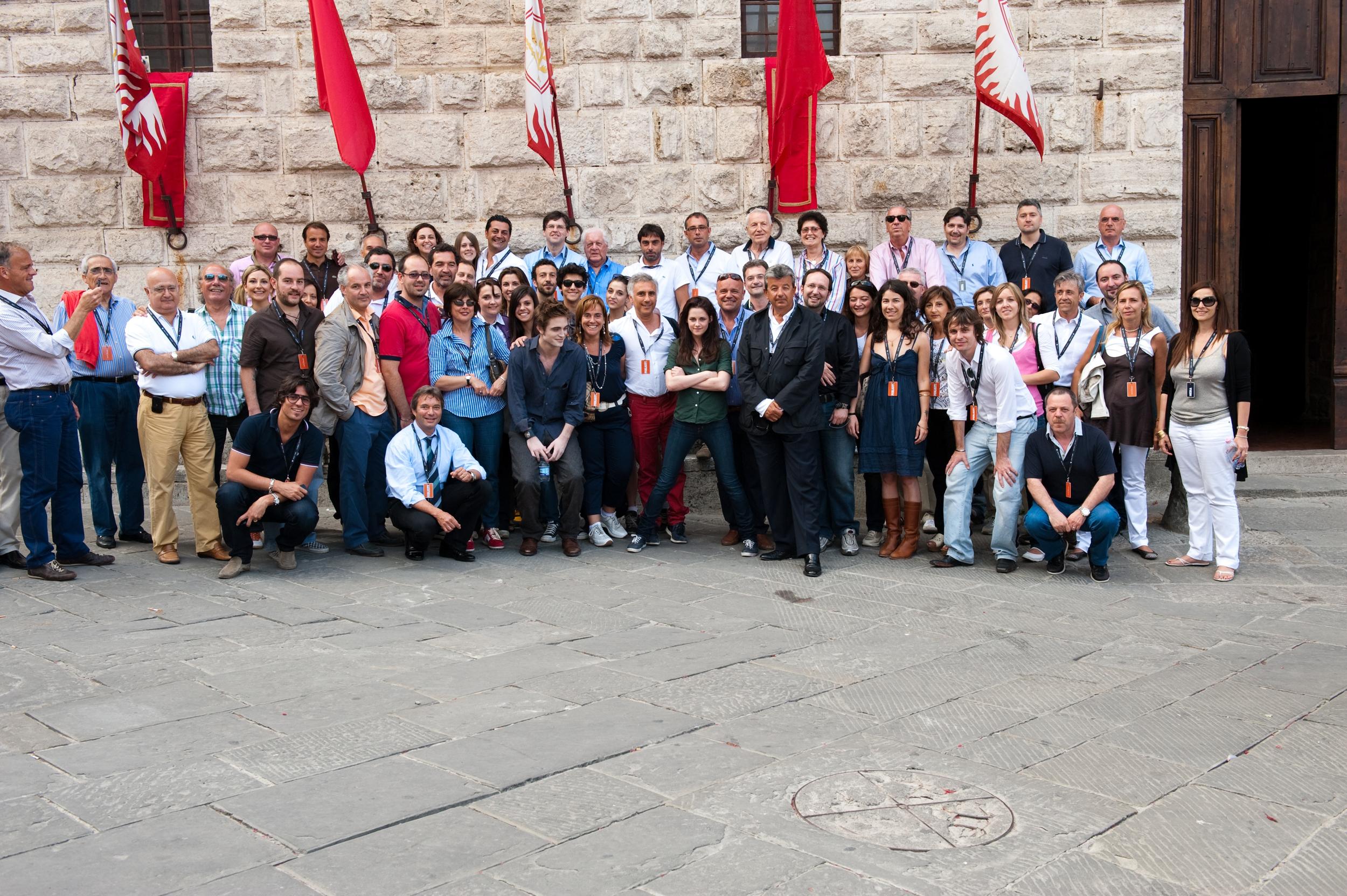2500x1664 New Moon Group in Montepulciano Series Photo
