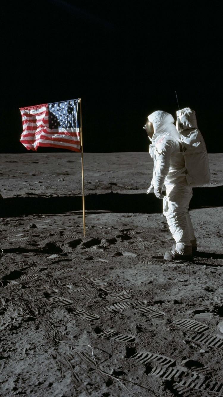 750x1334 Astronauts HD Wallpaper for iPhone 6s
