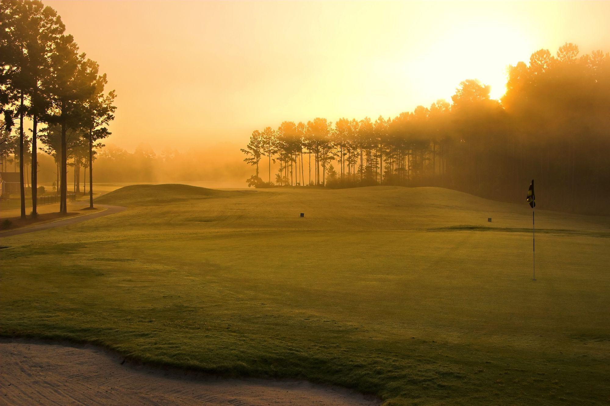 2000x1333 Golf Course HD Wallpaper
