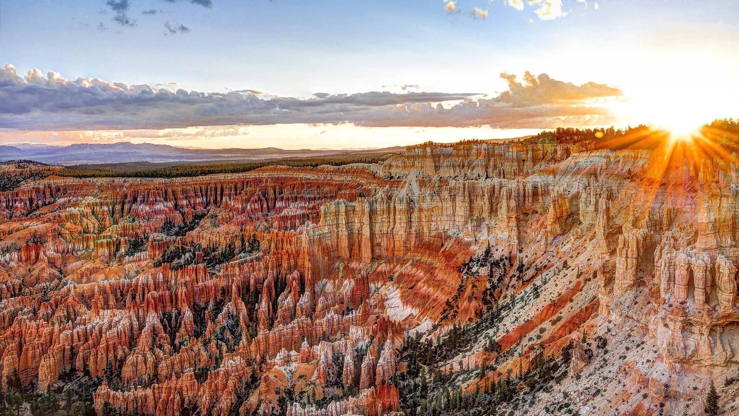2560x1440 canyon, Bryce Canyon National Park, Sunlight, Clouds, Landscape, Desert, Rock Formation Wallpaper HD / Desktop and Mobile Background