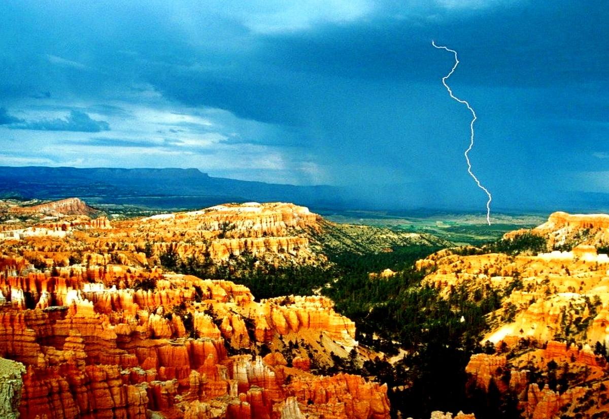 1200x825 Bryce Canyon National Park, Lightning, Utah wallpaper. FREE Best pics