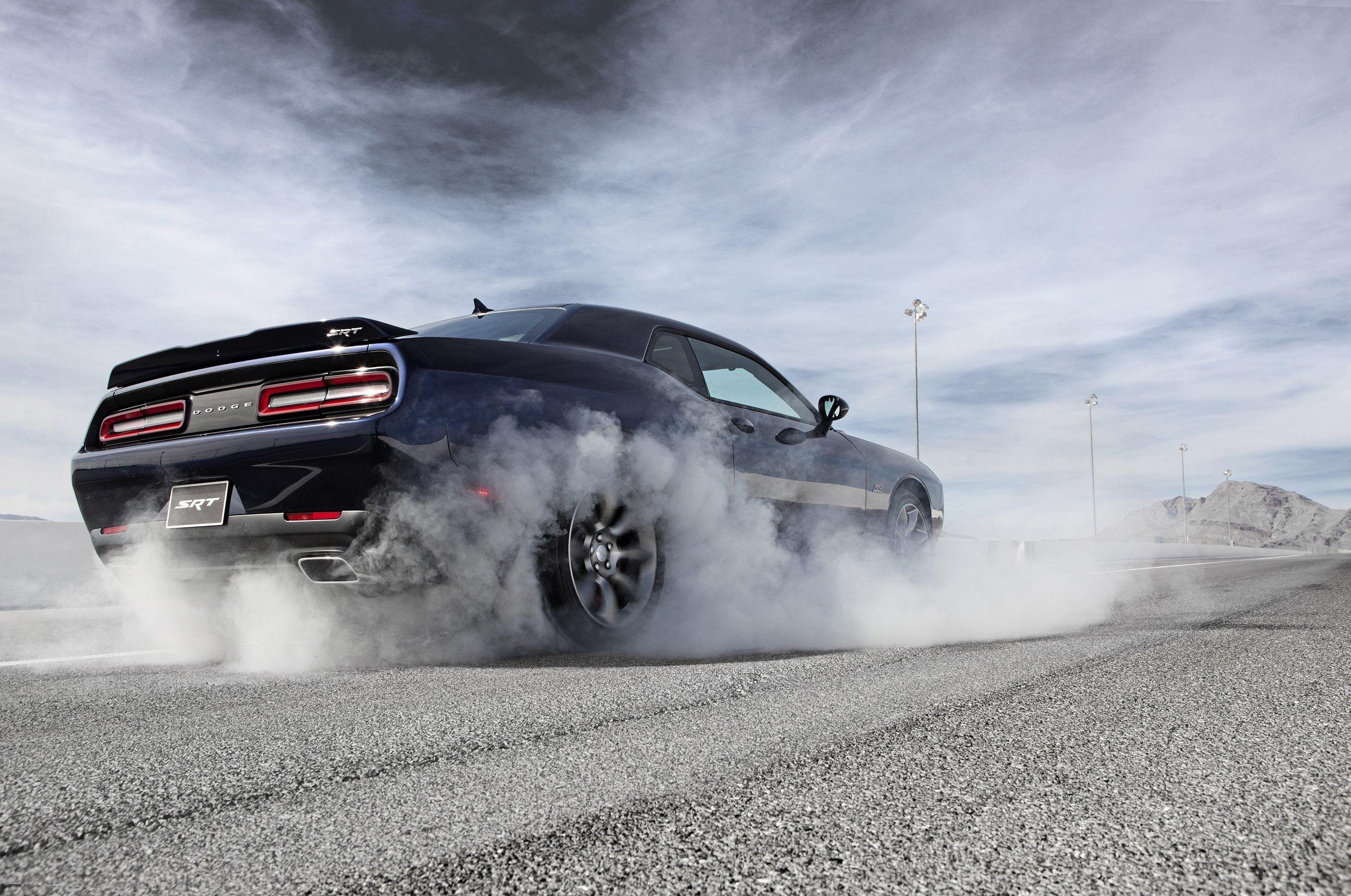 3000x1990 Dodge Challenger iPhone Wallpaper