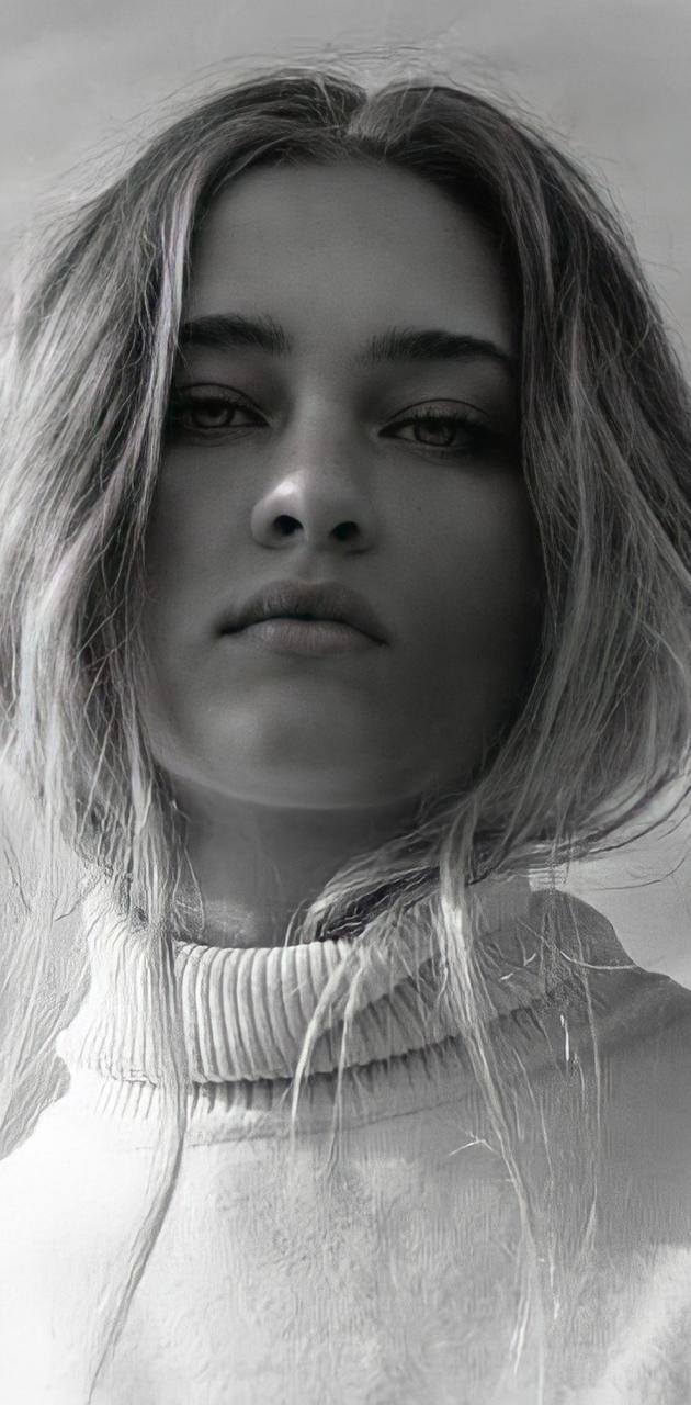 630x1280 Lizzy Greene wallpaper
