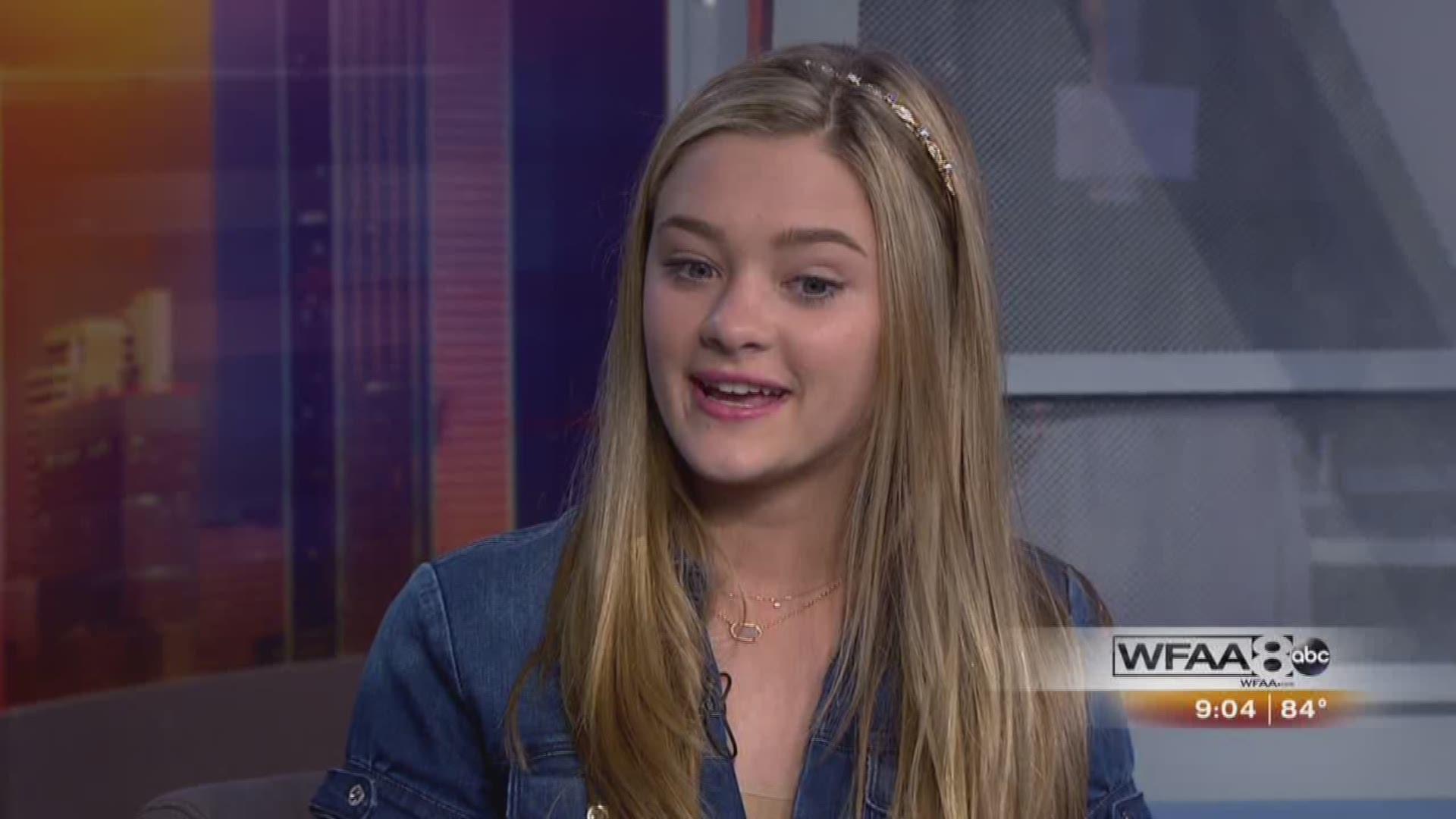 1920x1080 Lizzy Greene