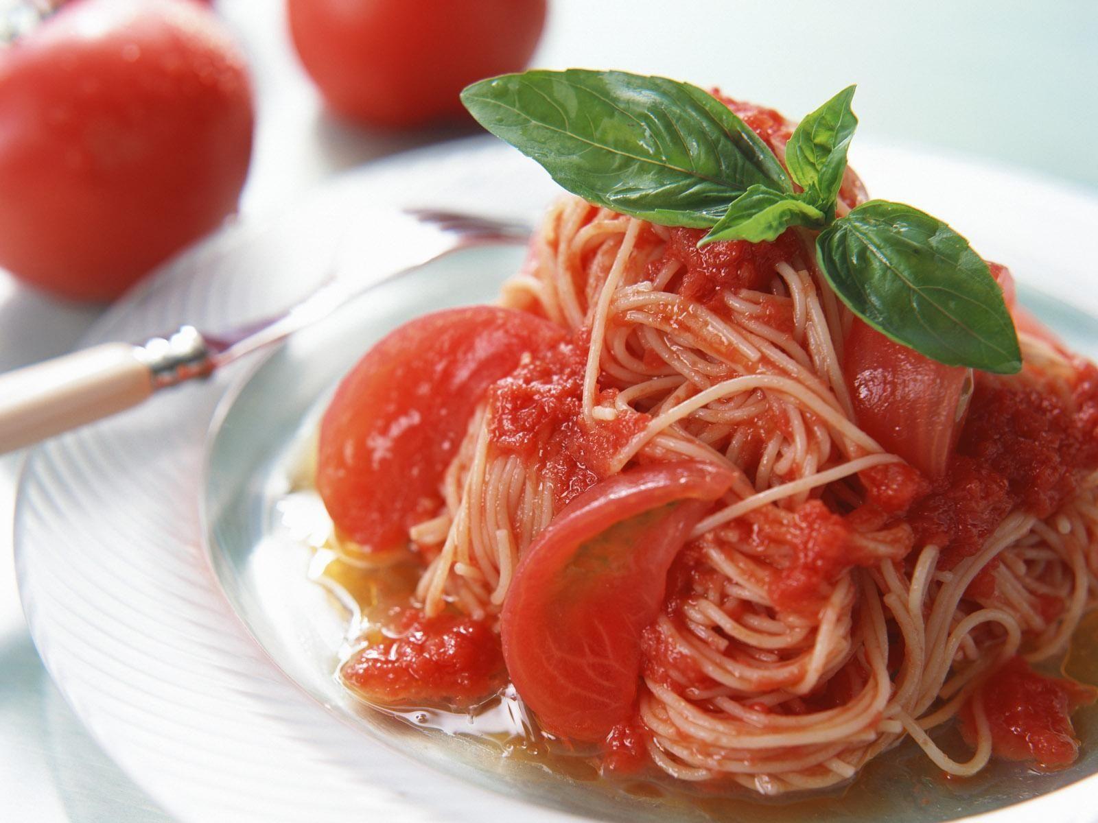 1600x1200 Download Wallpaper spaghetti, supper, tomato, paste, basil, laying [resolution description] HD background. Italian recipes, Food, Pasta recipes