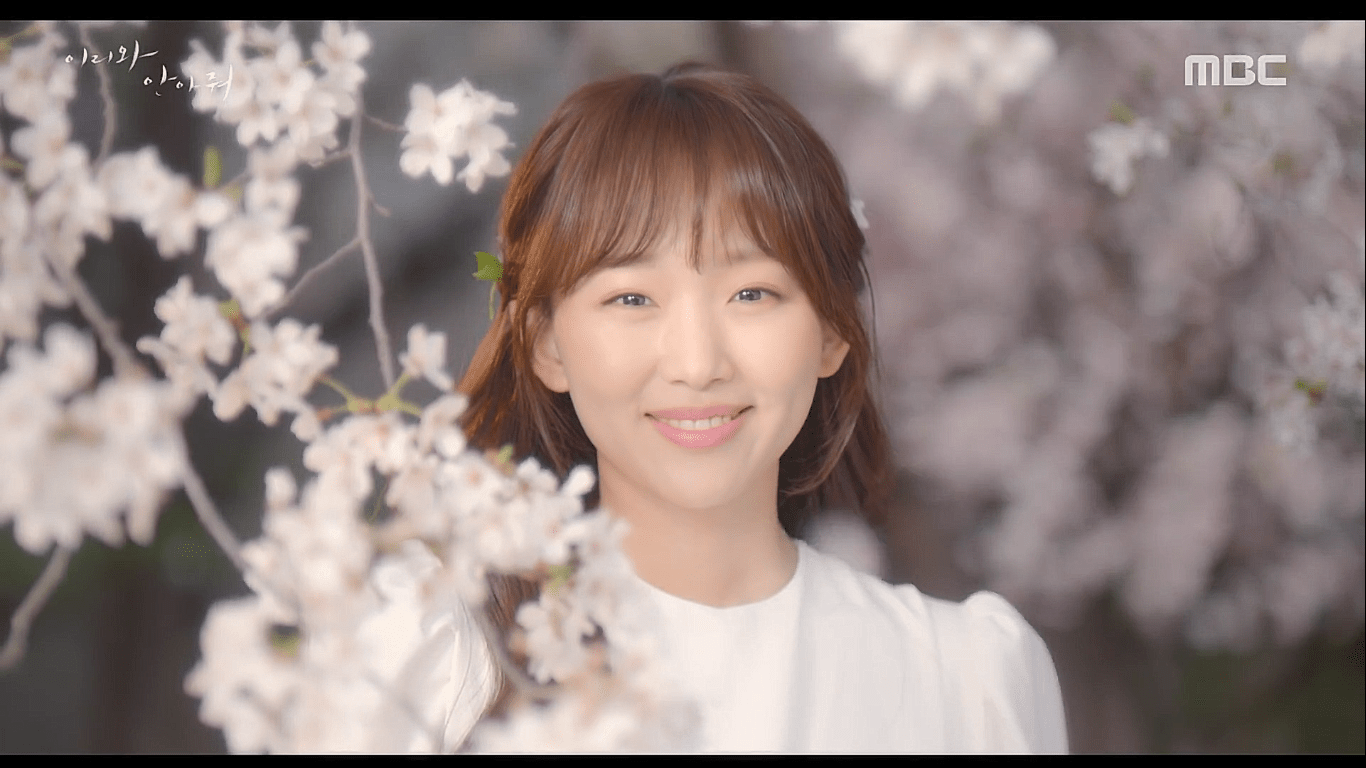 1366x768 Currently Watching; Come and Hug Me (이리와 안아줘)