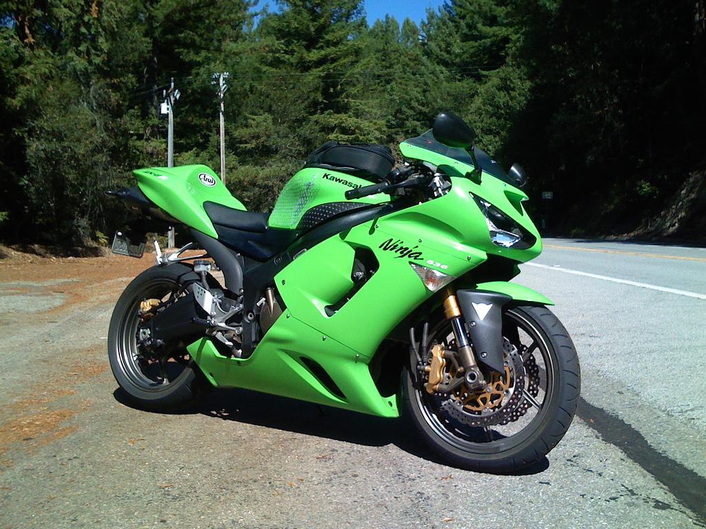 1024x768 Sports Bike HD Wallpaper