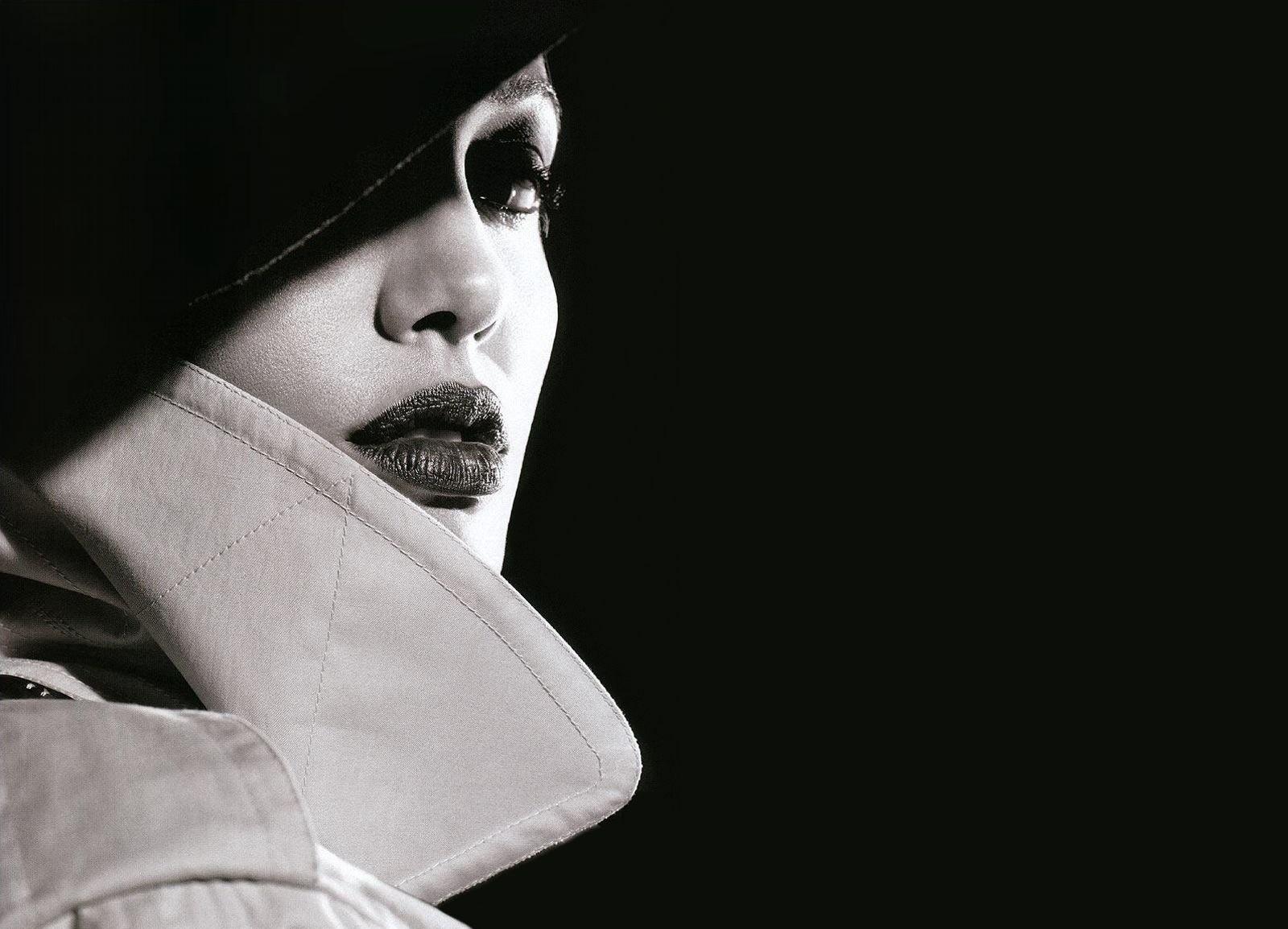 1600x1154 Woman Film Noir Photography HD Wallpaper