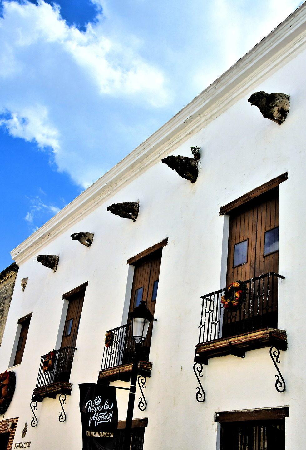 980x1440 Casa de las Gárgolas in Santo Domingo, Dominican Republic