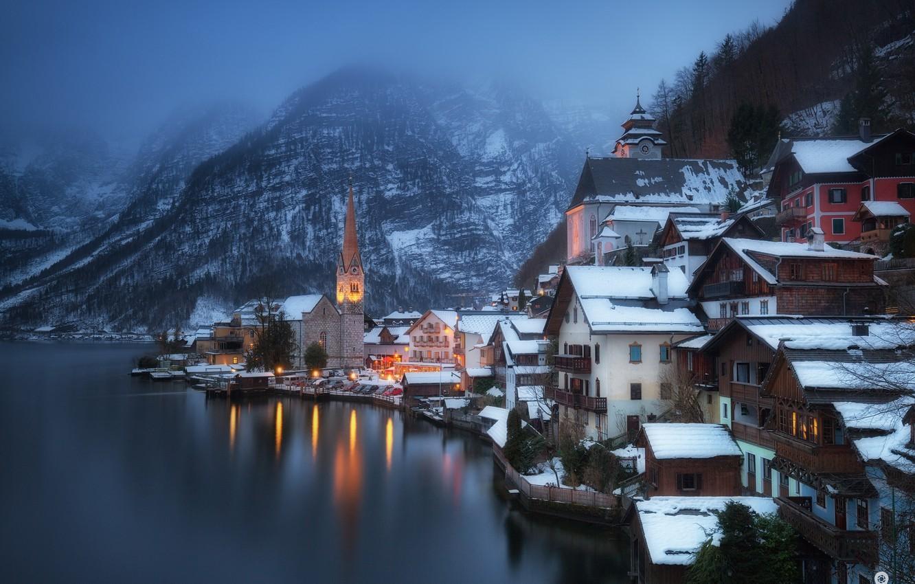 1332x850 Wallpaper winter, snow, mountains, the city, lights, lake, shore, home, Austria, Alps, haze, Salzkammergut, Hallstatt, municipality image for desktop, section город