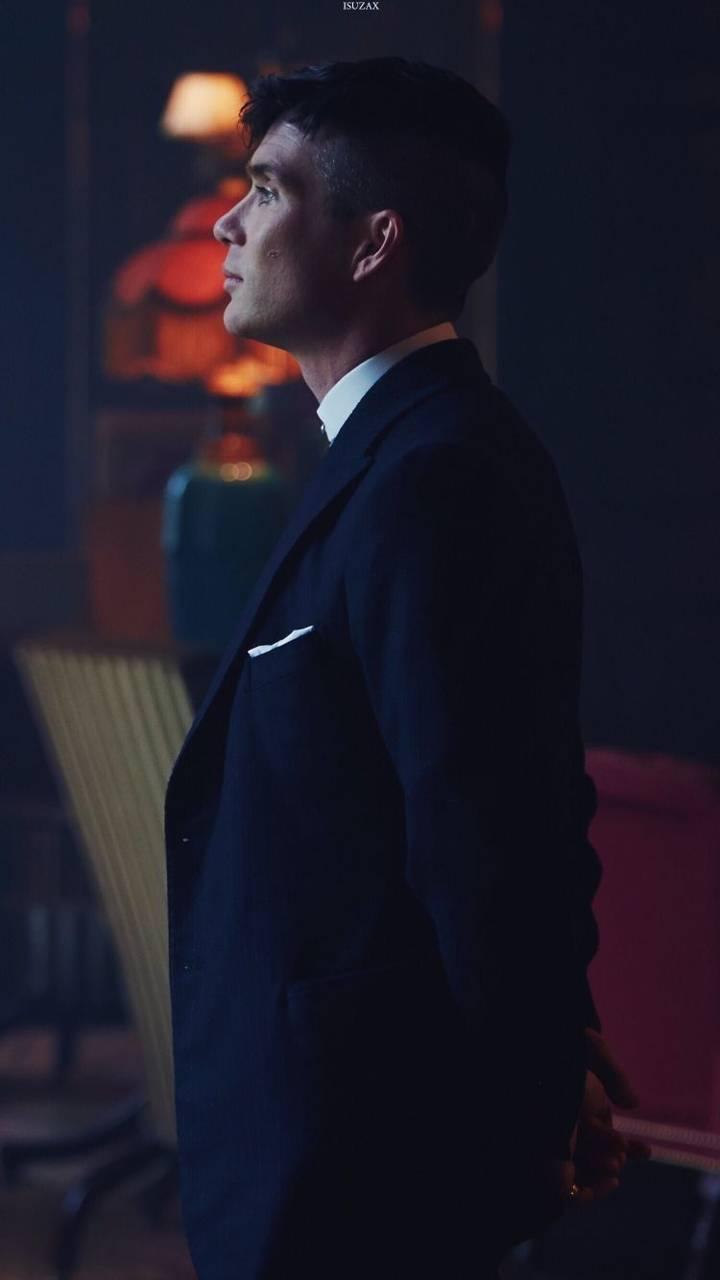 720x1280 Thomas Shelby Smoking Wallpaper