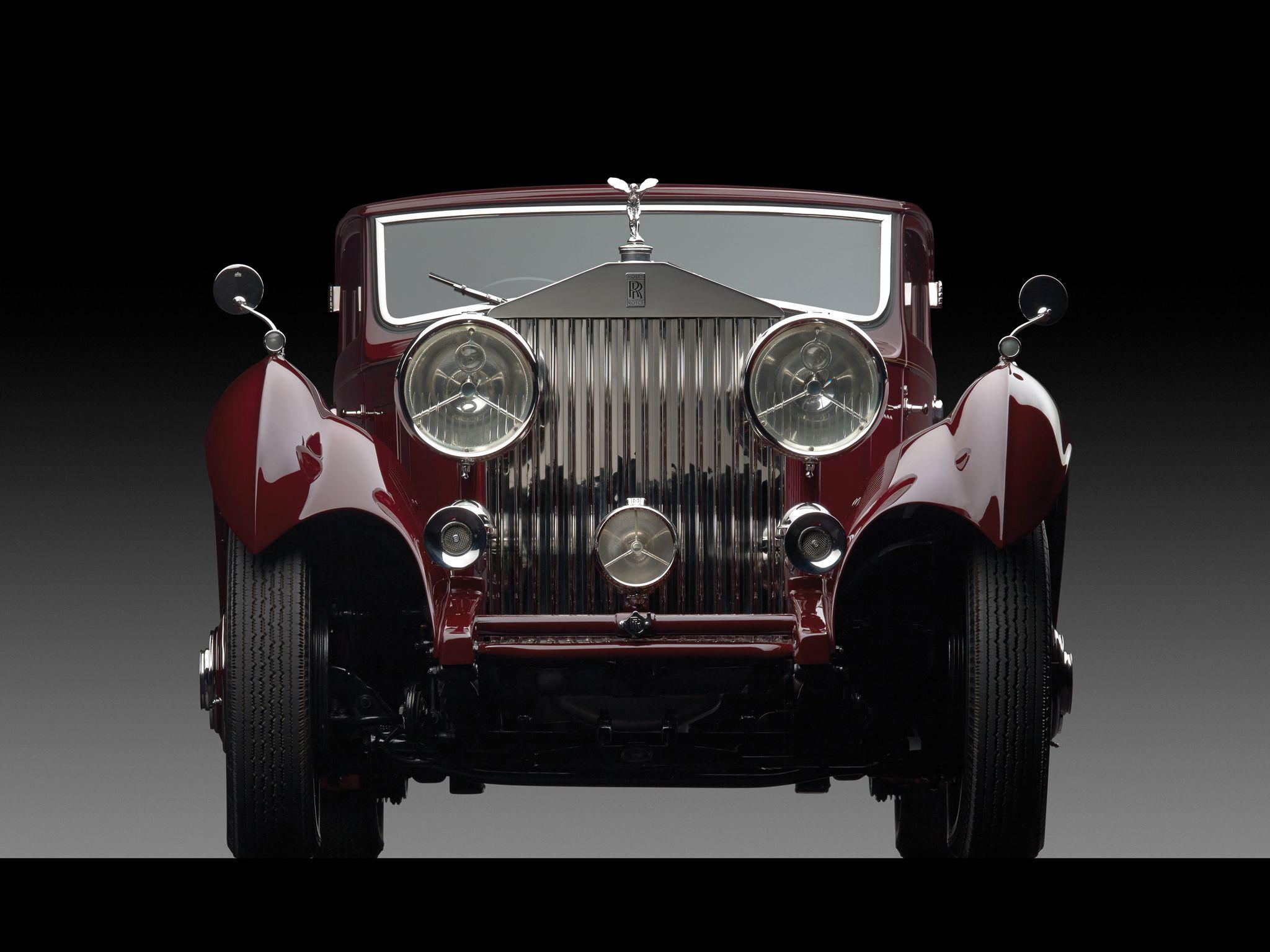 2048x1536 Rolls Royce Classics Wallpaper
