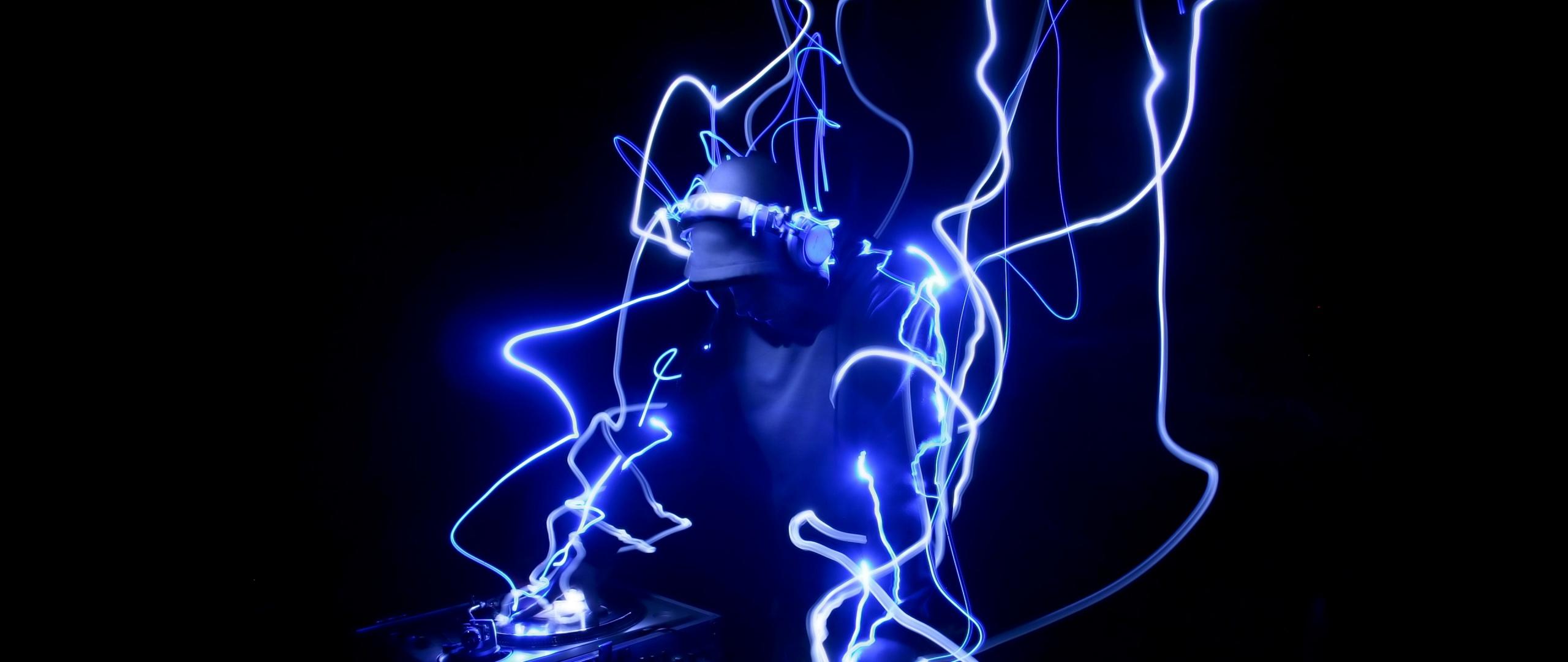 2560x1080 DJ Wallpaper 4K, Electronic music, Dark, Black background, AMOLED, Black/ Dark