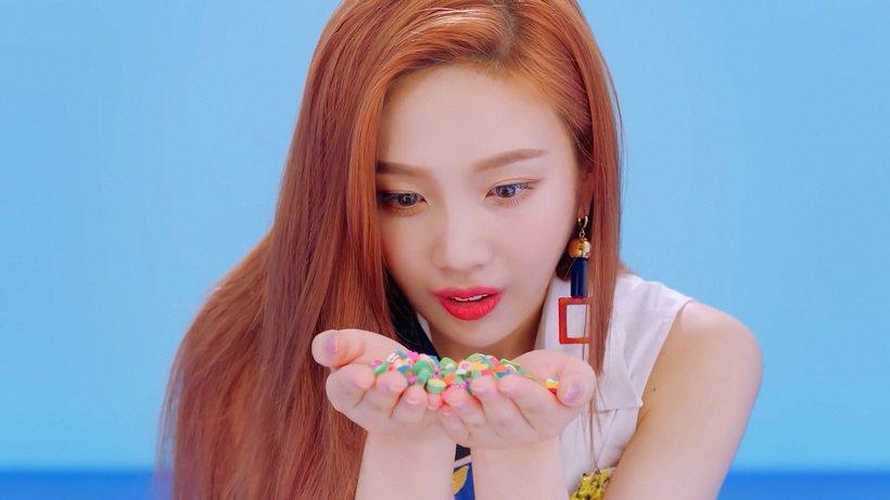820x461 Joy Red Velvet Power Up MV Park Soo Young 4K