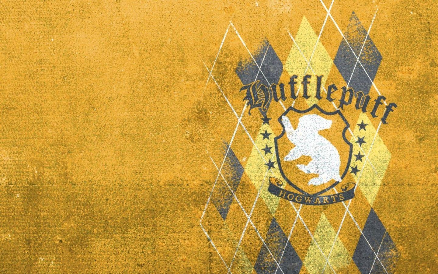 1440x900 Hufflepuff Aesthetic Wallpaper