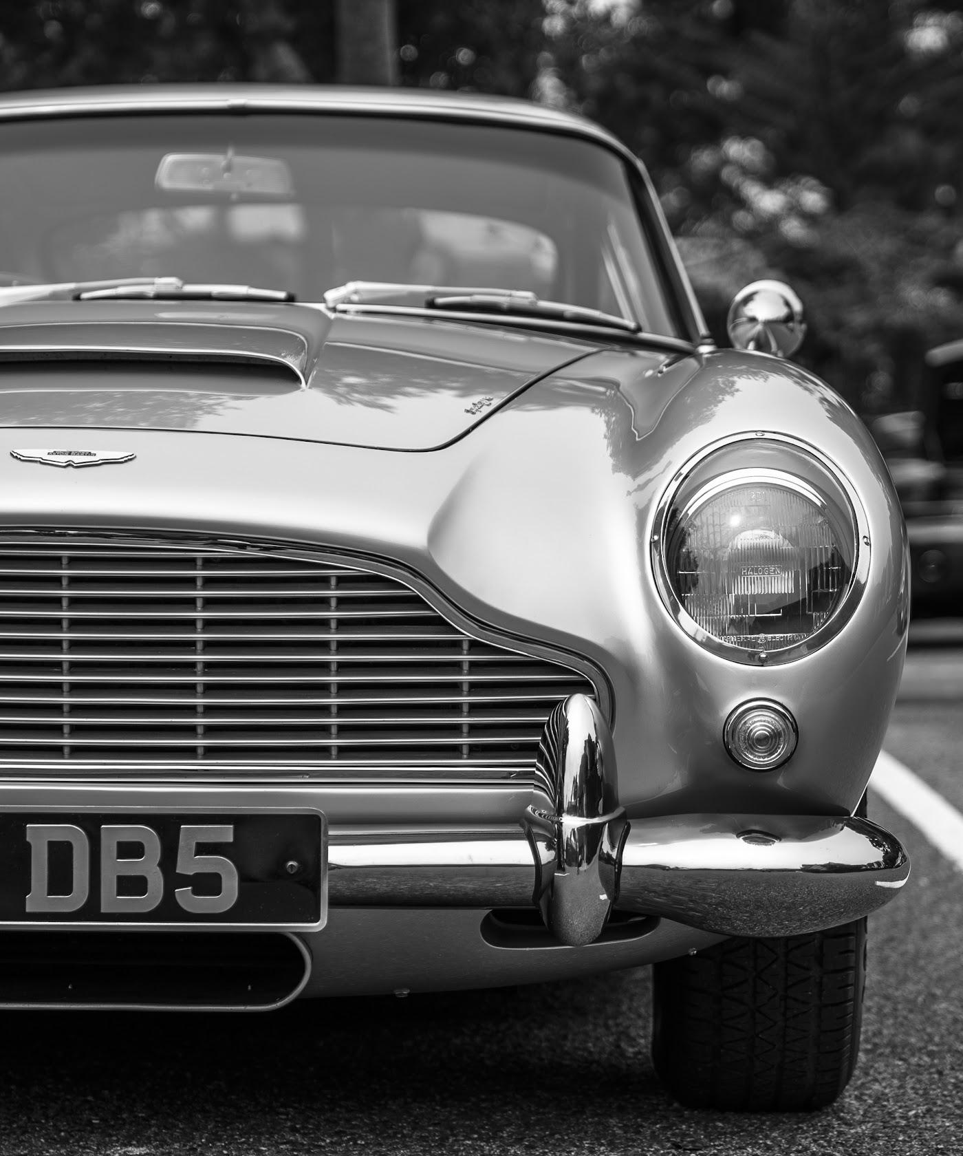 1400x1680 Aston Martin DB5 & White