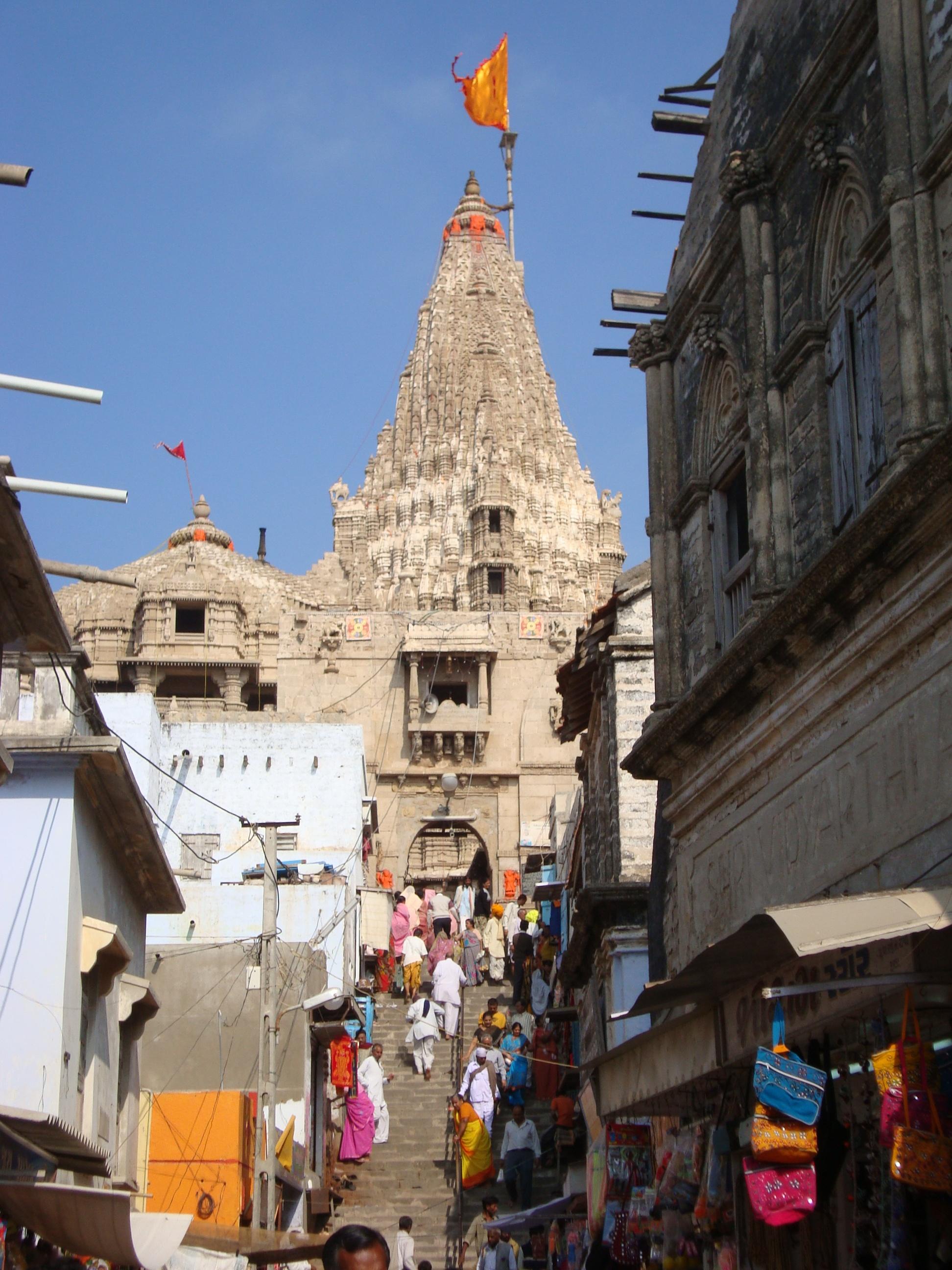 1944x2592 Dwarkadhish Temple Divya Desam