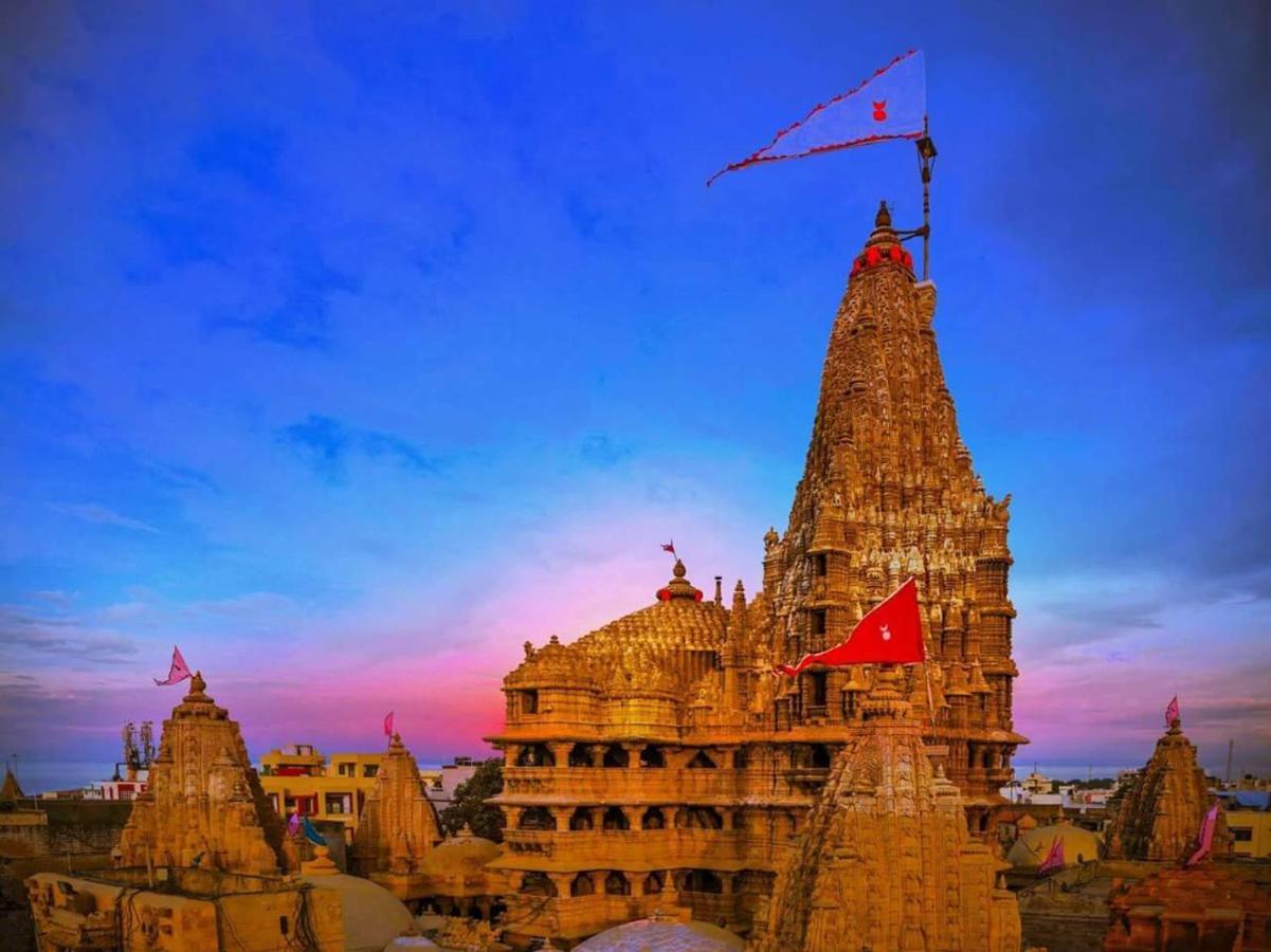 Dwarkadhish Temple Wallpapers - Top Free Dwarkadhish Temple Backgrounds 