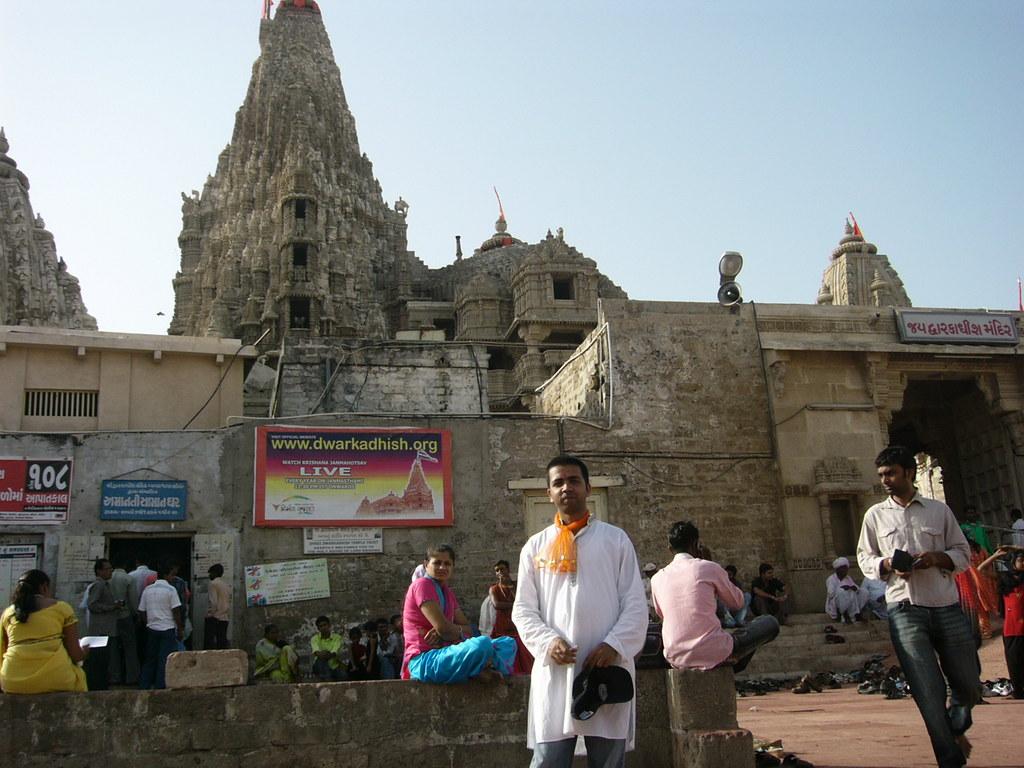 1024x768 The main Dwarka temple