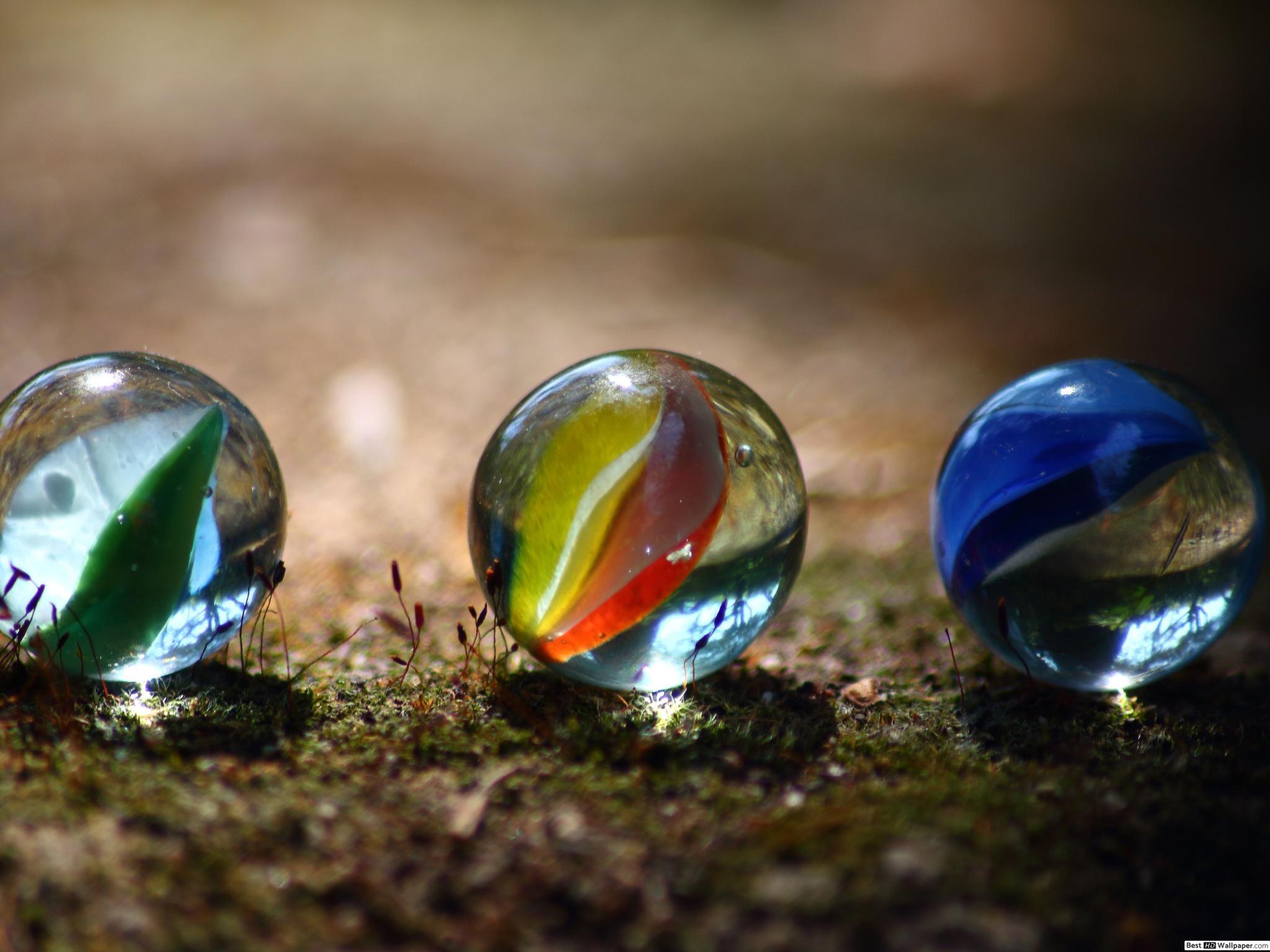 2048x1536 Colorful glass marbles HD wallpaper download