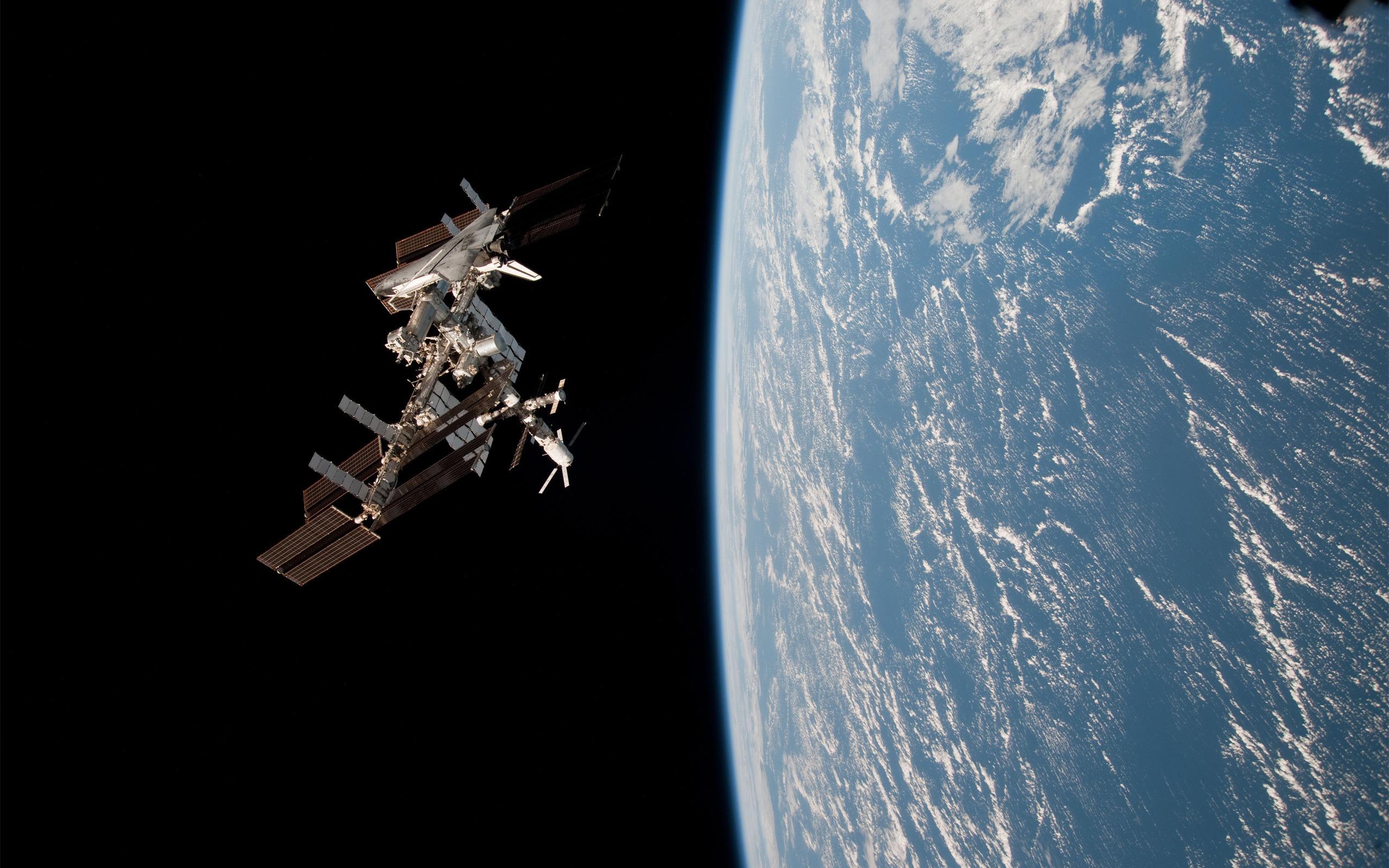 2560x1600 International Space Station Wallpaper HD