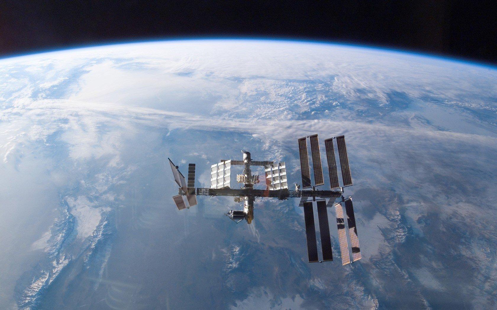 1680x1050 ISS, International Space Station, Space HD Wallpaper / Desktop and Mobile Image & Photo