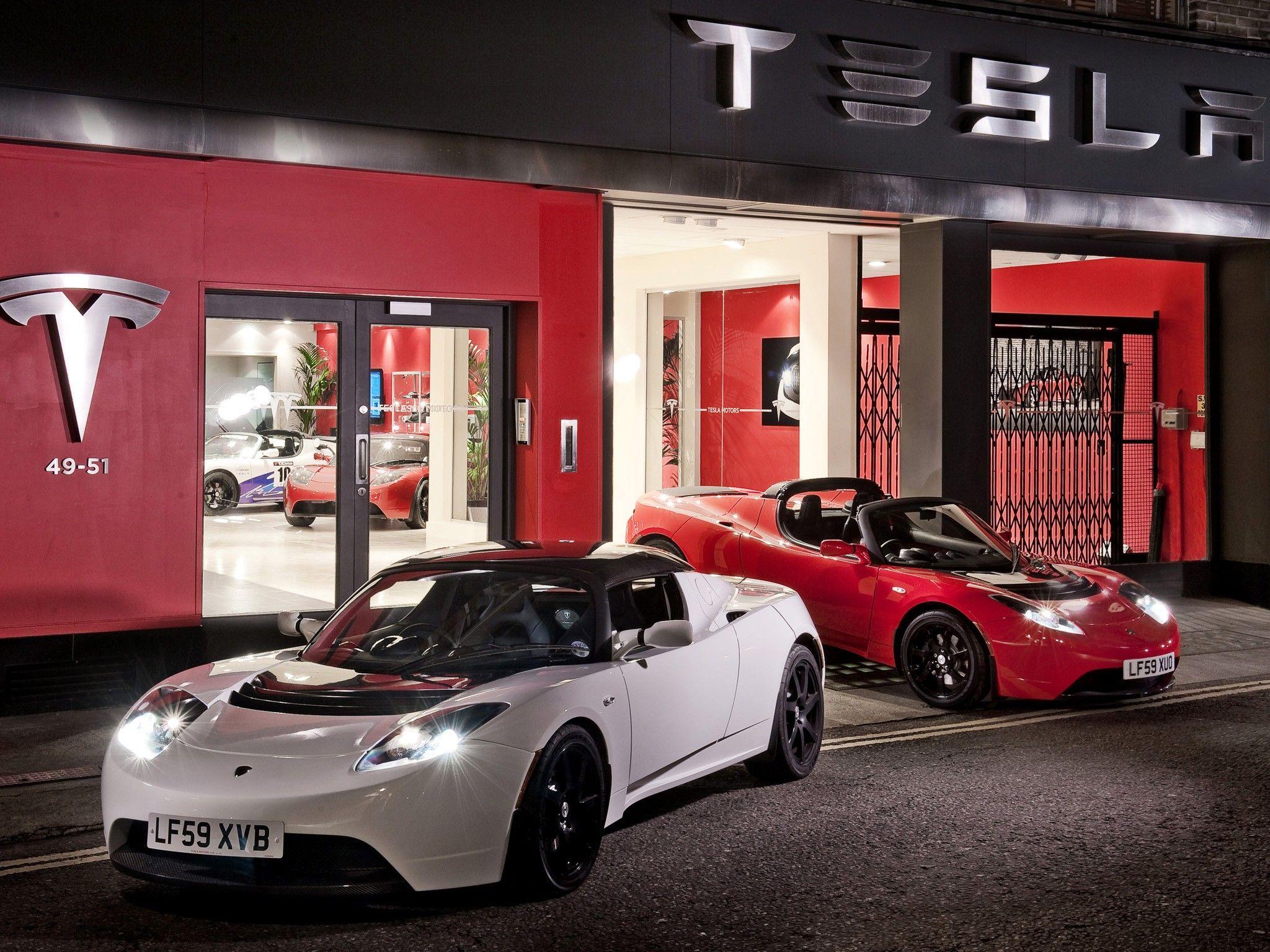 2048x1536 MCU: 20 Picture Of Cars Hiding In Iron Man's Garage