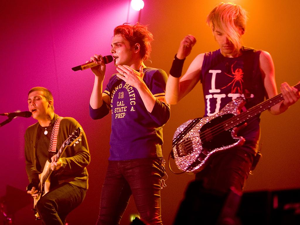 1024x768 Frank Iero, Gerard Way And Mikey Way Of My Chemical Chemical Romance