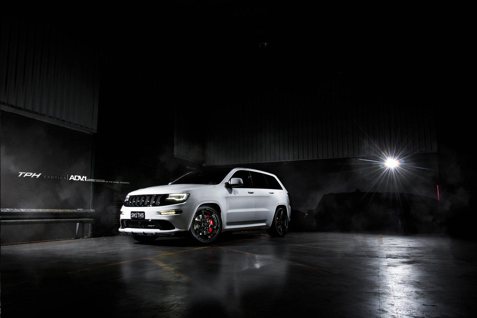 Jeep Grand Cherokee Srt Wallpapers Top Free Jeep Grand Cherokee Srt Backgrounds Wallpaperaccess