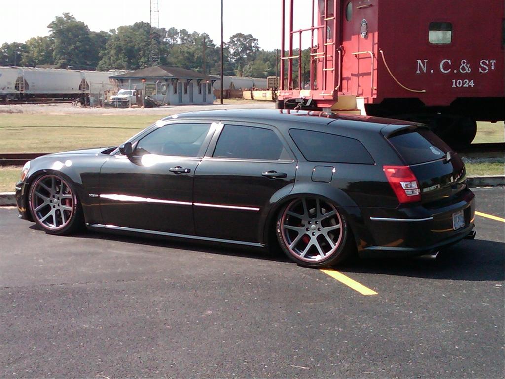 1024x768 TopWorldAuto >> Photo of Dodge Magnum SRT8