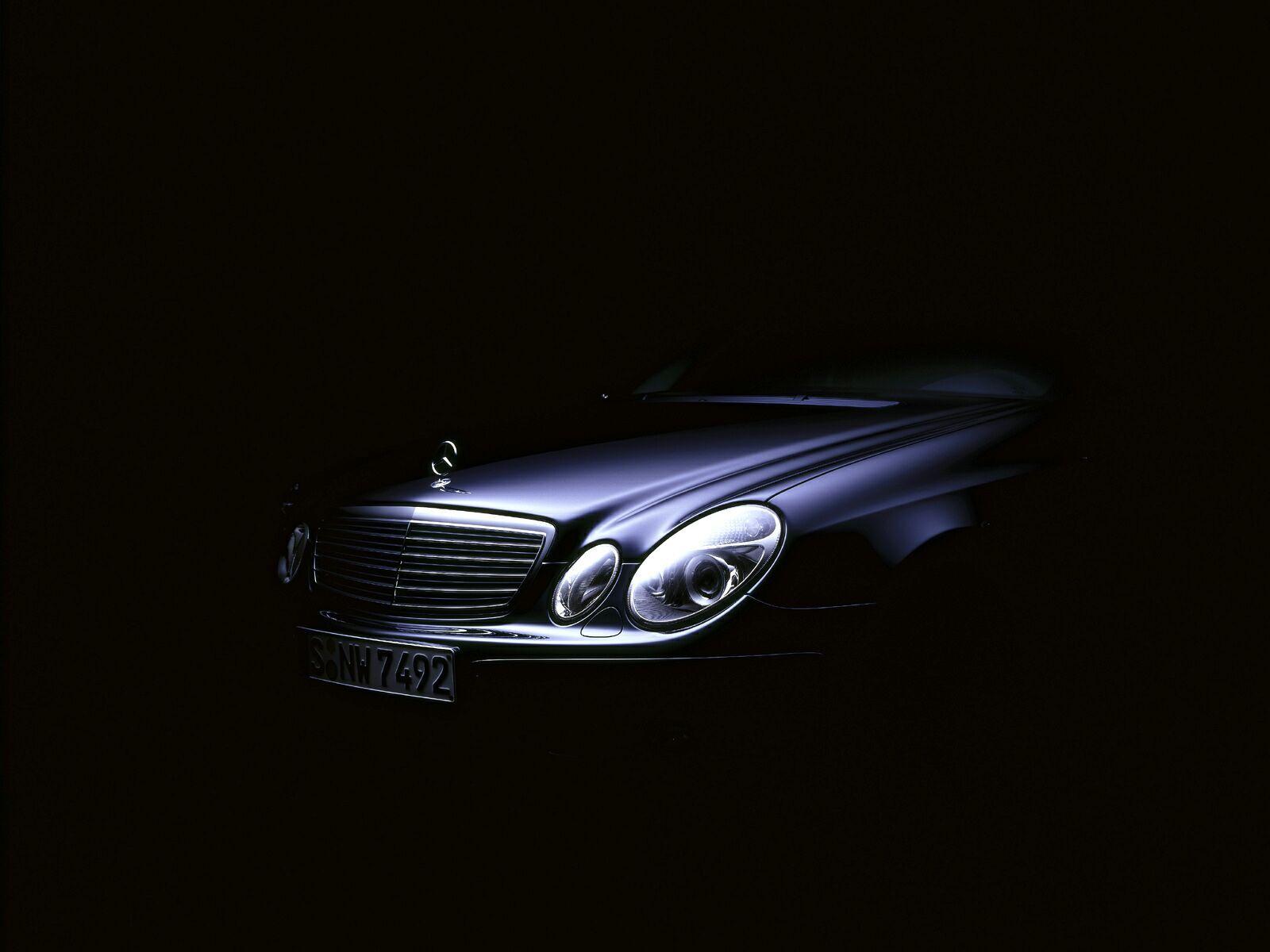 1600x1200 Mercedes E Class Wallpaper