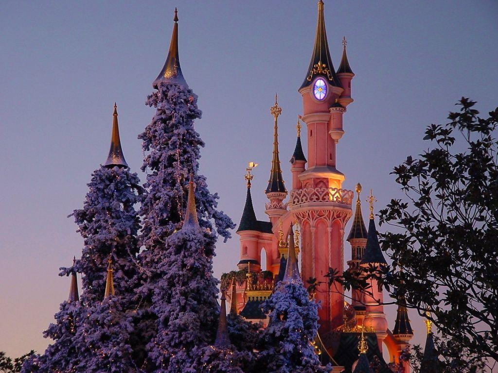 1024x768 Disney Castle in Christmas wallpaperirbobsevenfold.