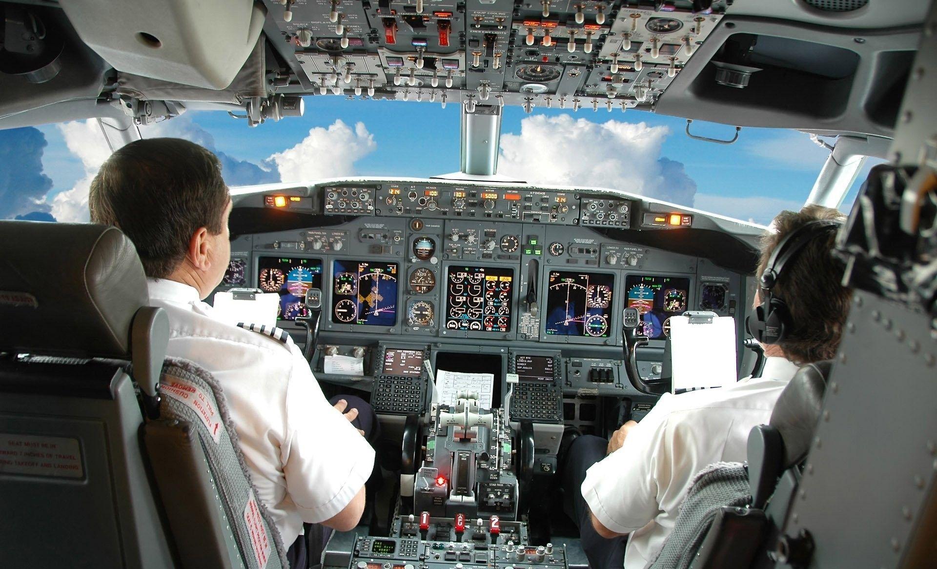 1920x1166 Boeing Cockpit Wallpaper