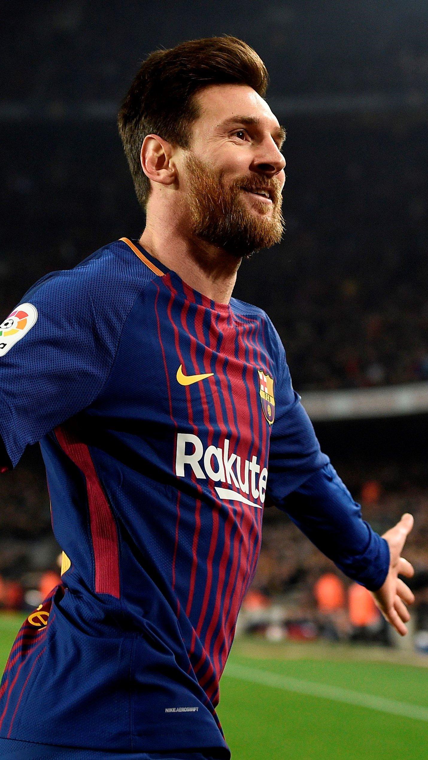 1430x2539 Lionel Messi with Barcelona Wallpaper