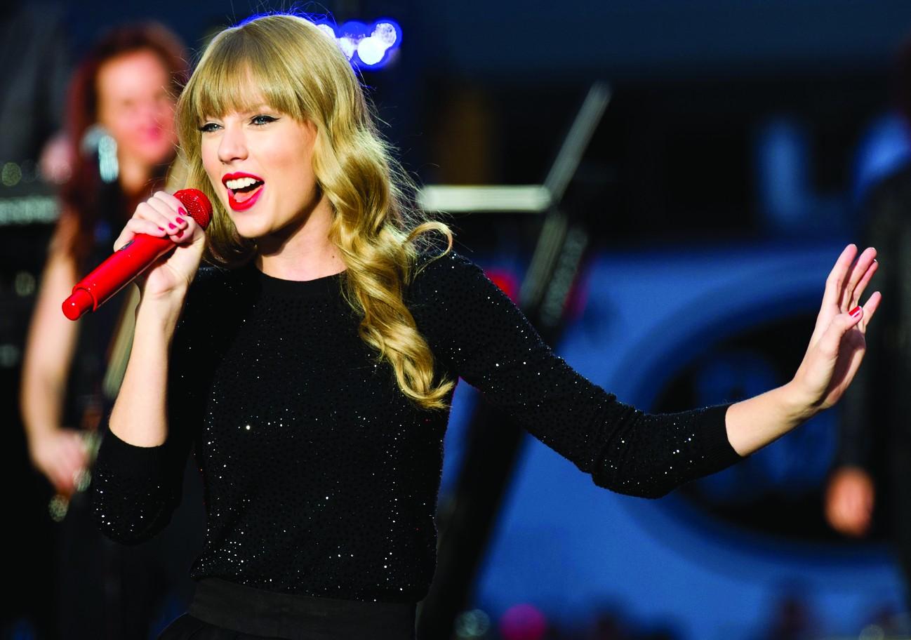 1298x912 Taylor Swift Red 31 High Resolution Wallpaper