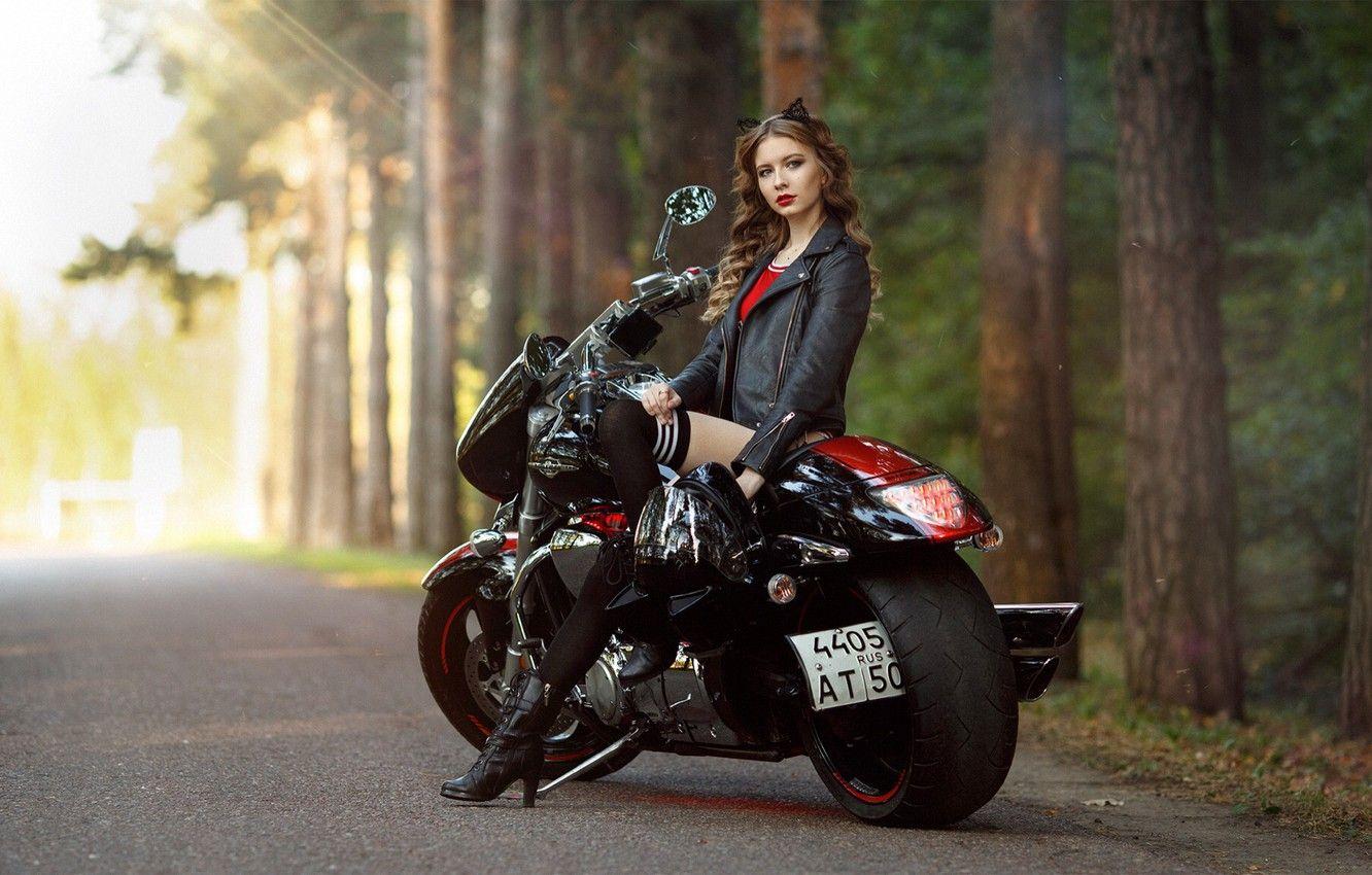 1332x850 Motorcycle Girl Wallpaper