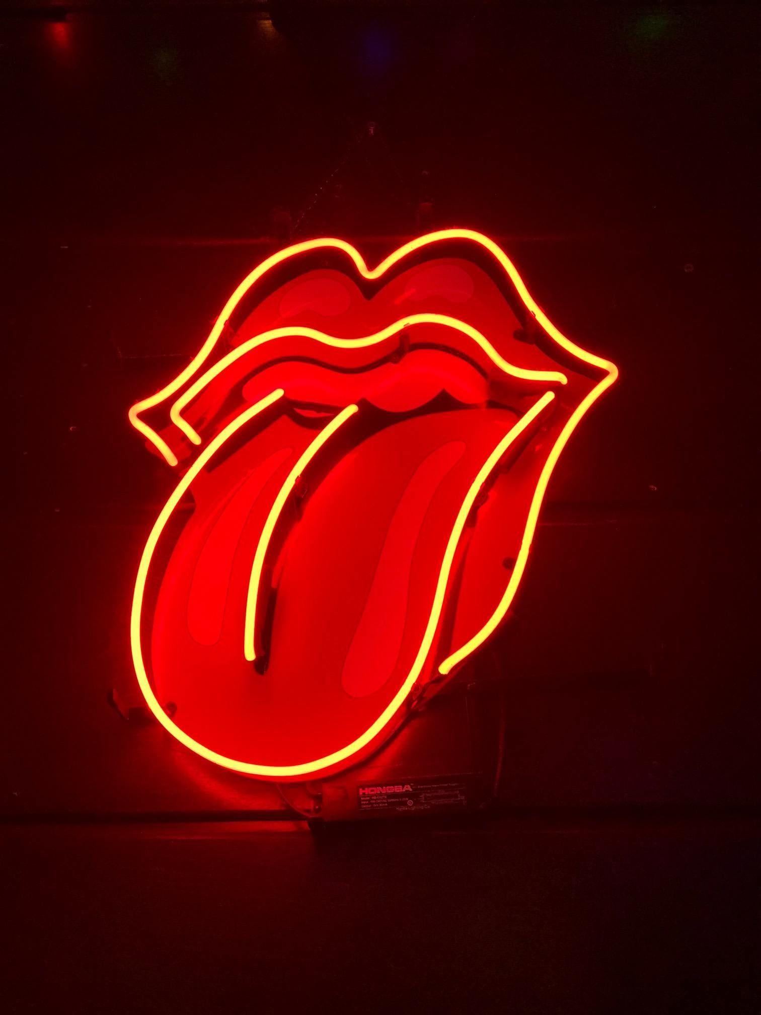 1512x2016 Red Aesthetic Neon Wallpaper