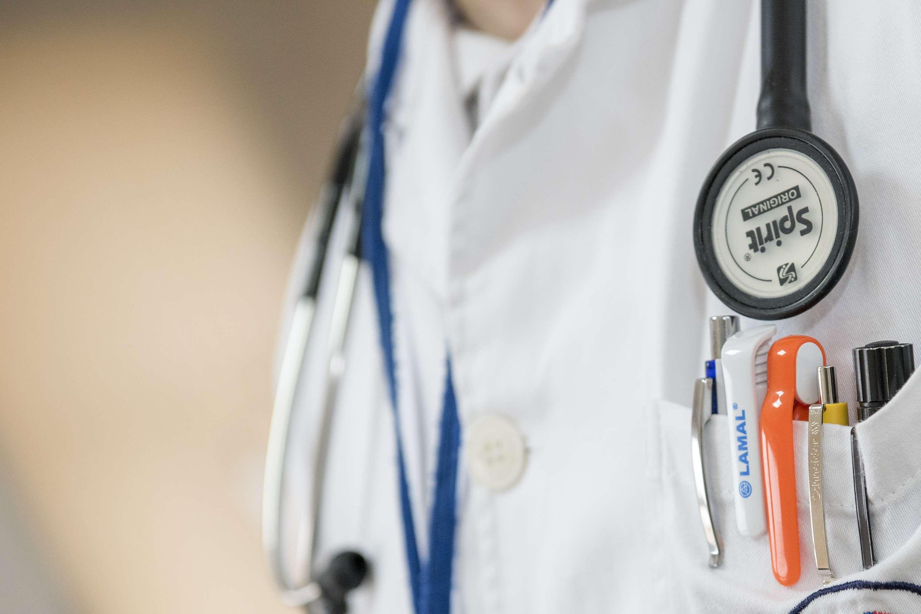 3000x2000 stethoscope HD wallpaper, Background