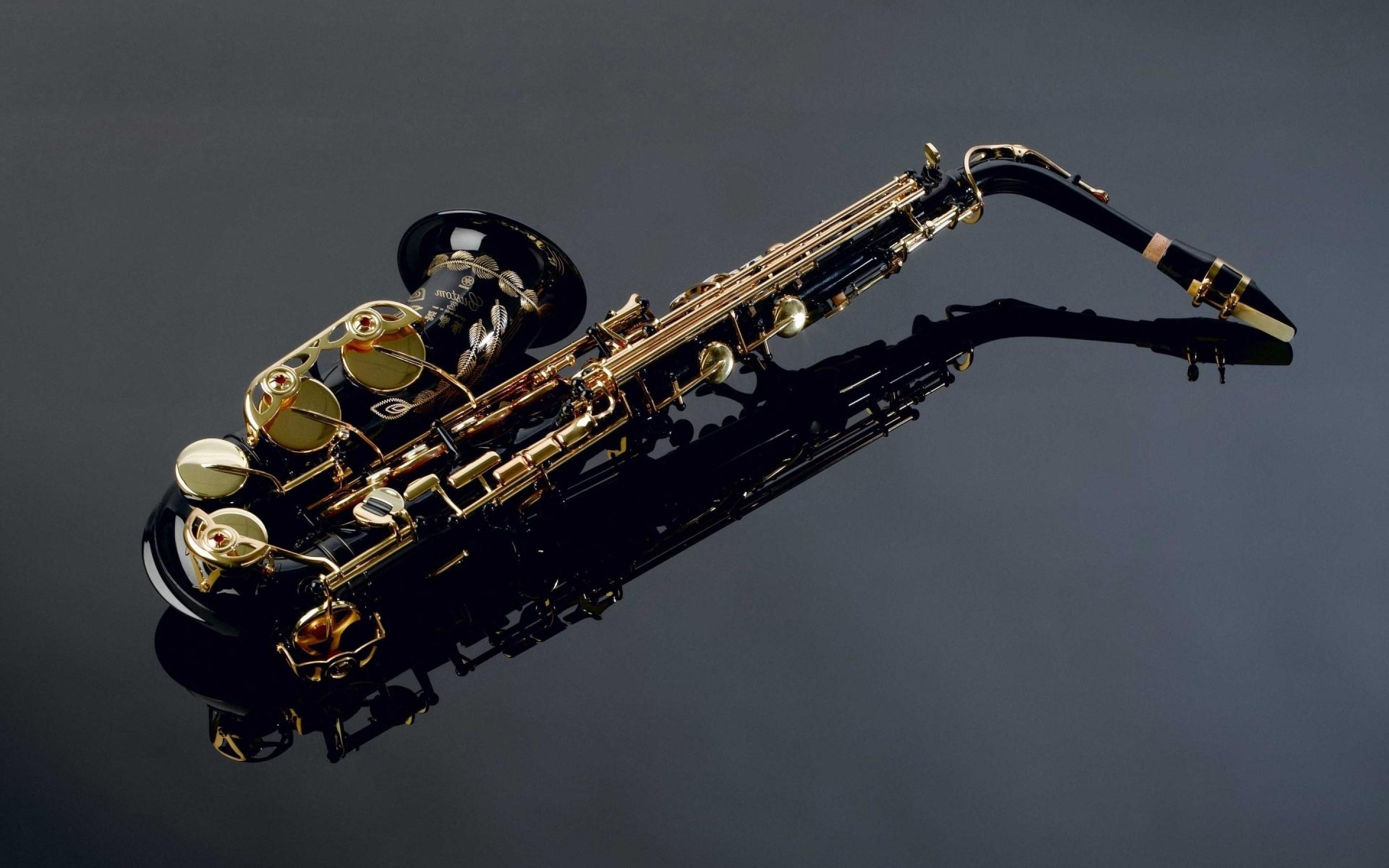 2880x1800 Saxophone Wallpaper
