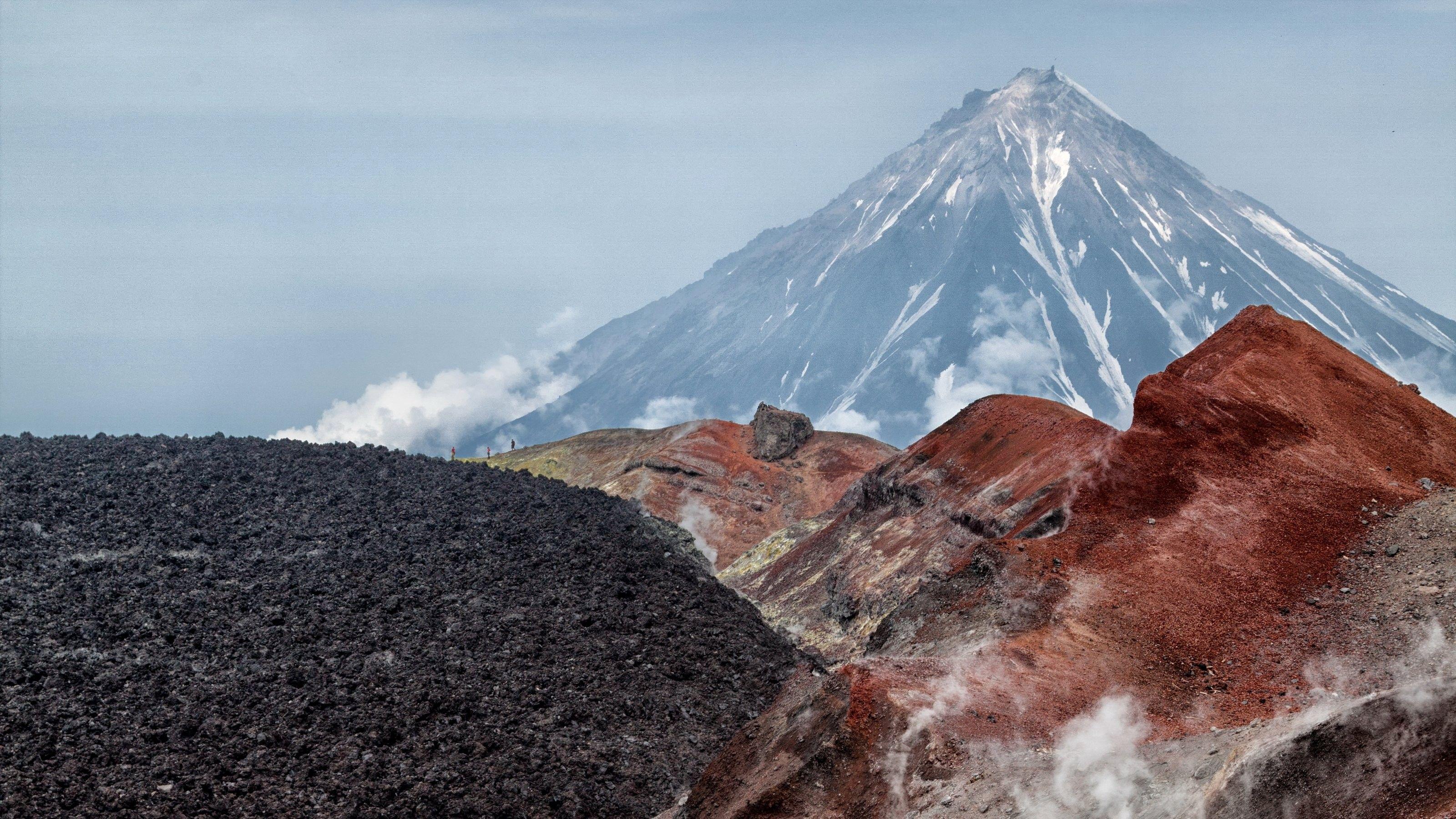 3200x1800 Mountains Nature Russia Kamchatka Volcano Wallpaper HD Download