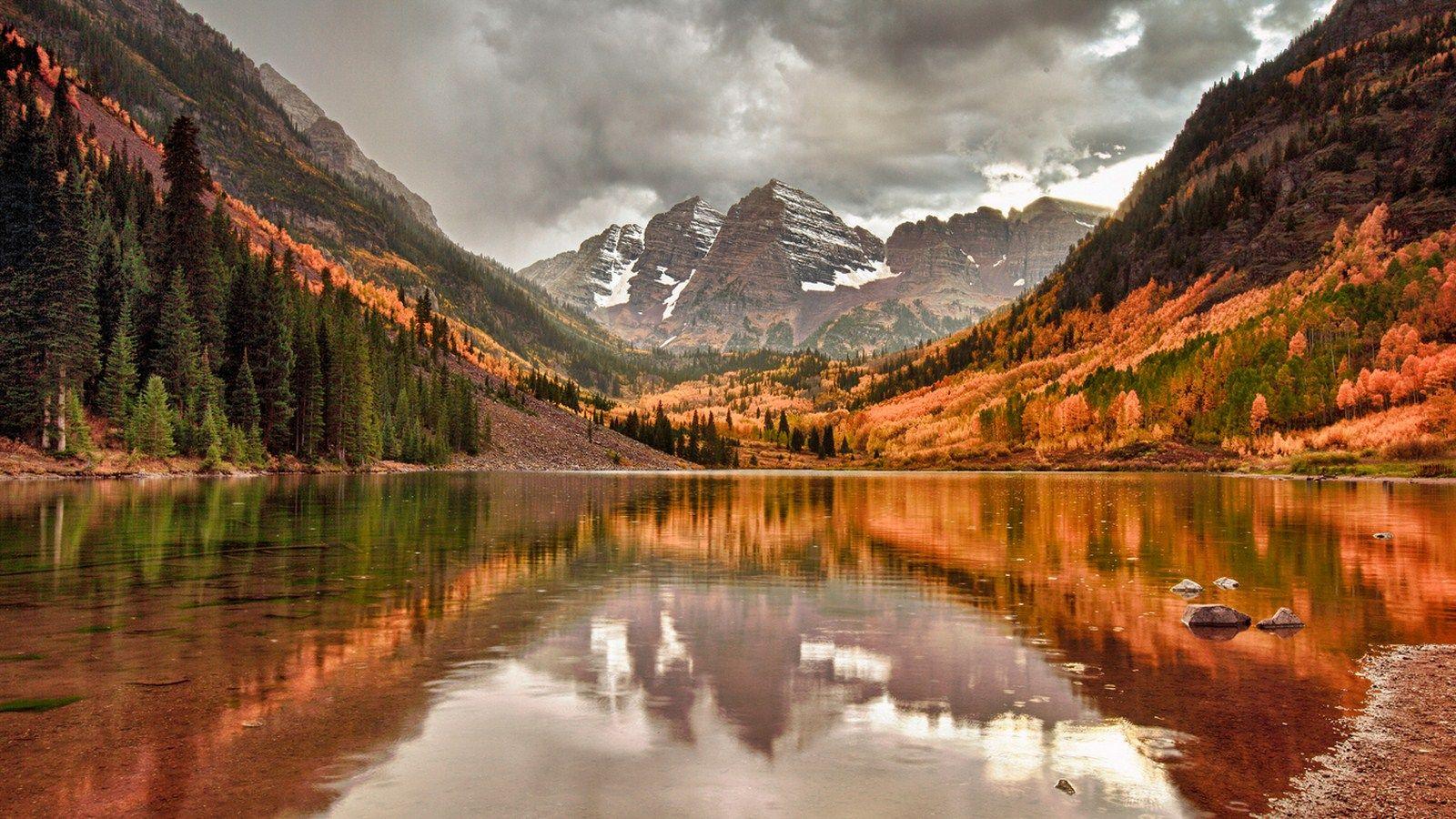 1600x900 Fall Mountain Desktop Wallpaper