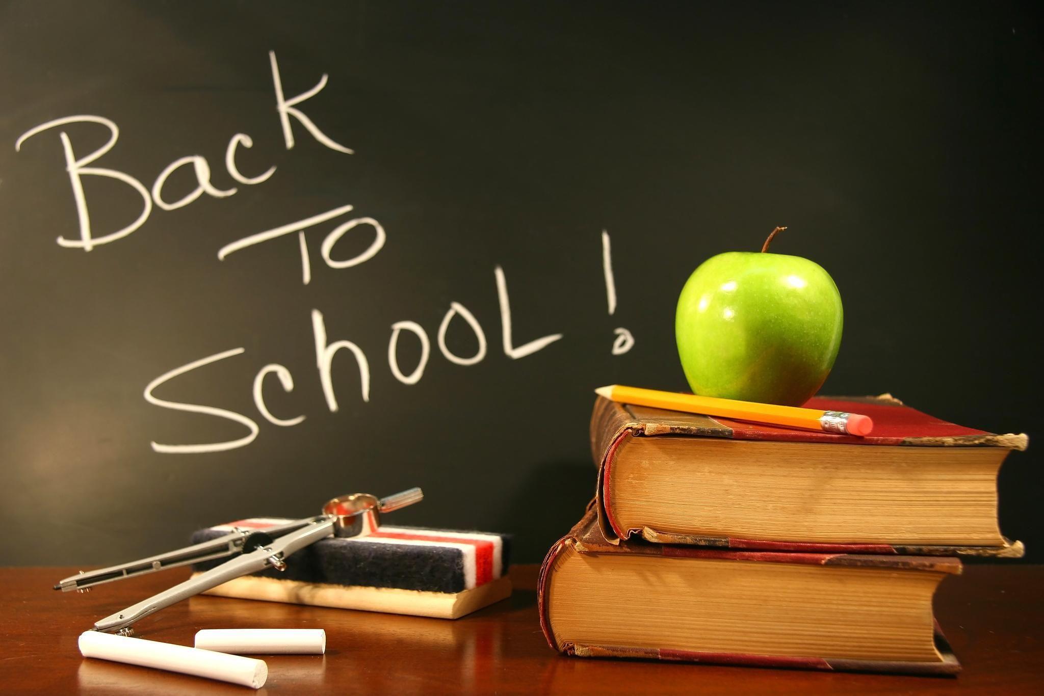 2048x1366 School 3D Wallpaper