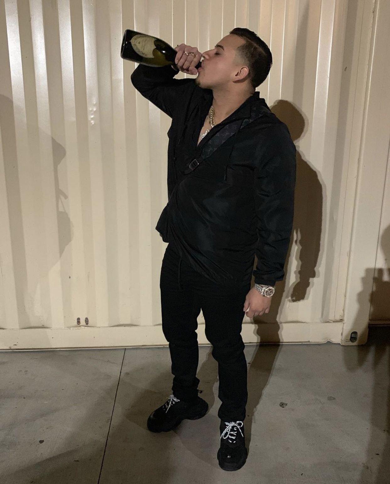 1242x1540 jop #fuerzaregida. Famous singers, Cute guys, Mafia wallpaper