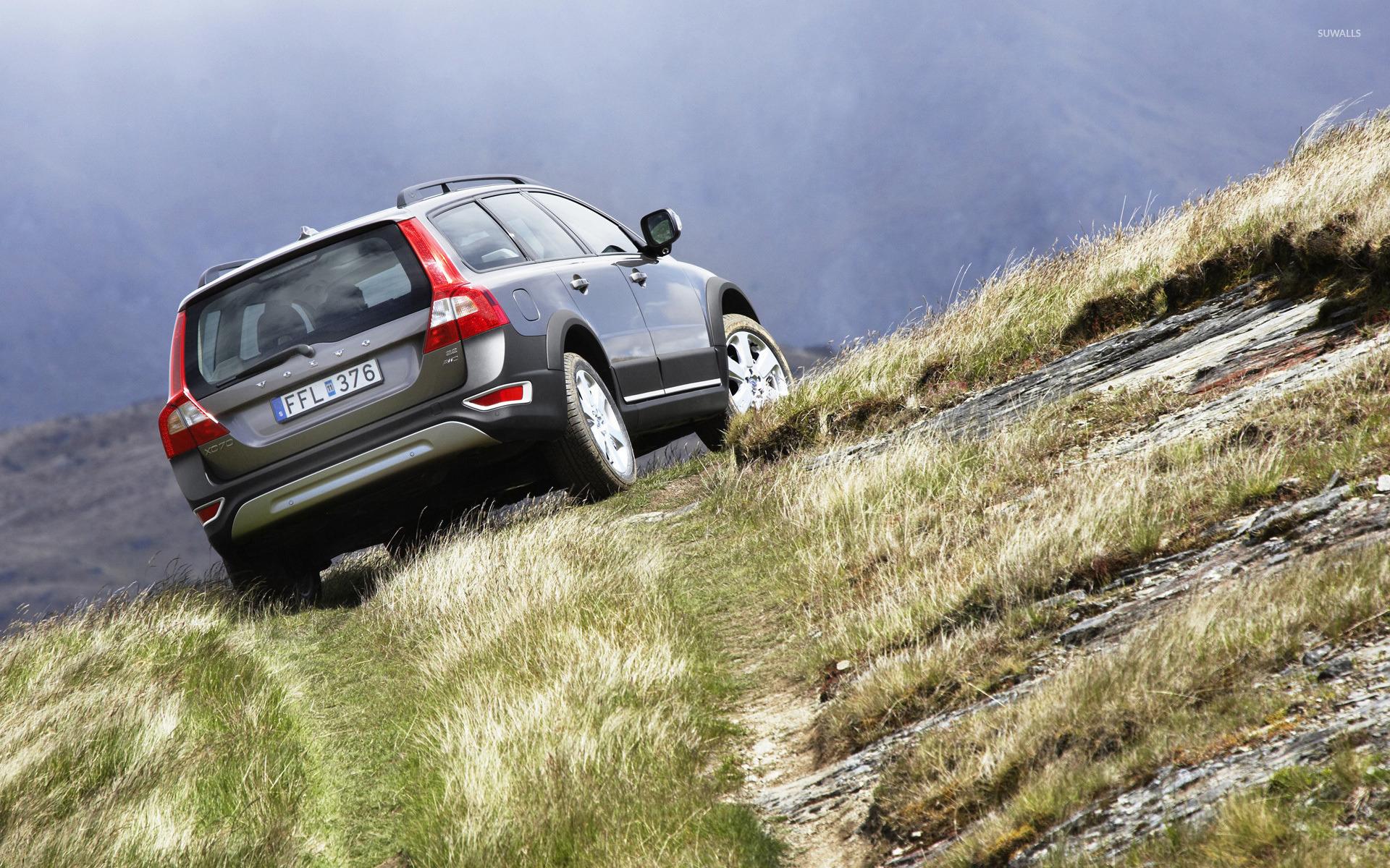 1920x1200 Volvo XC70 on a hill path wallpaper wallpaper
