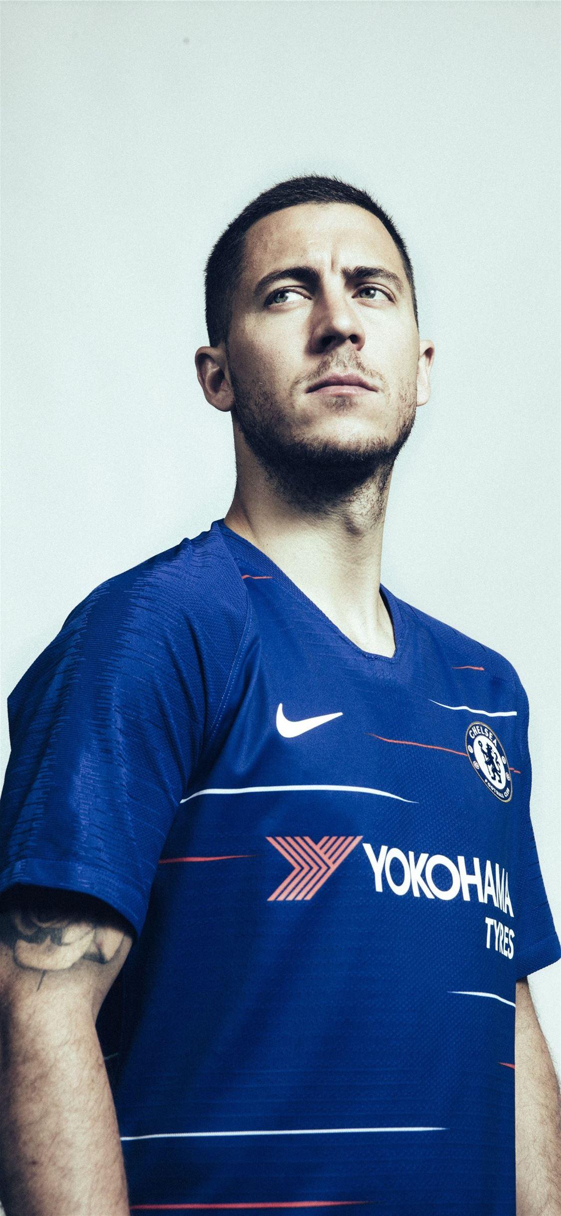 1125x2436 willian chelsea iPhone Wallpaper Free Download