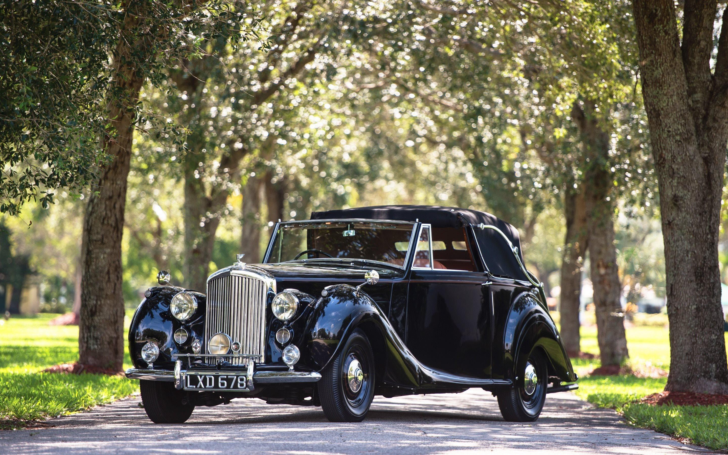 2880x1800 Download wallpaper Bentley Mark VI, vintage cars, classic cars, rarities, Bentley for desktop with resolution 2880x1800. High Quality HD picture wallpaper